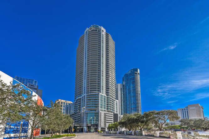 Apartamento à Venda em Fort Lauderdale, FL