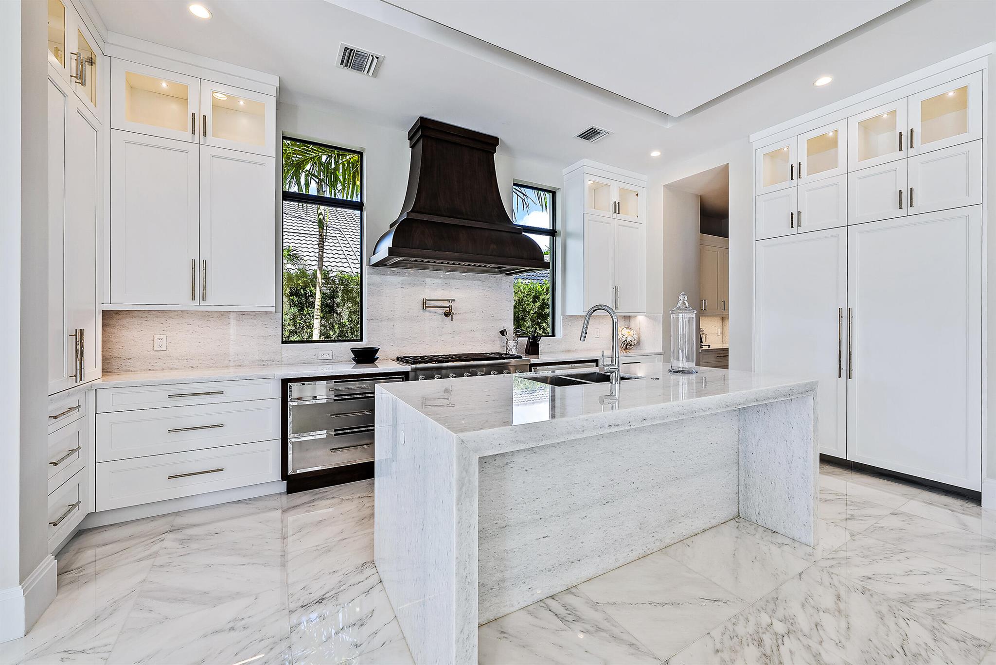 Photo 12 of home located at 107 Quayside Drive, Jupiter FL
