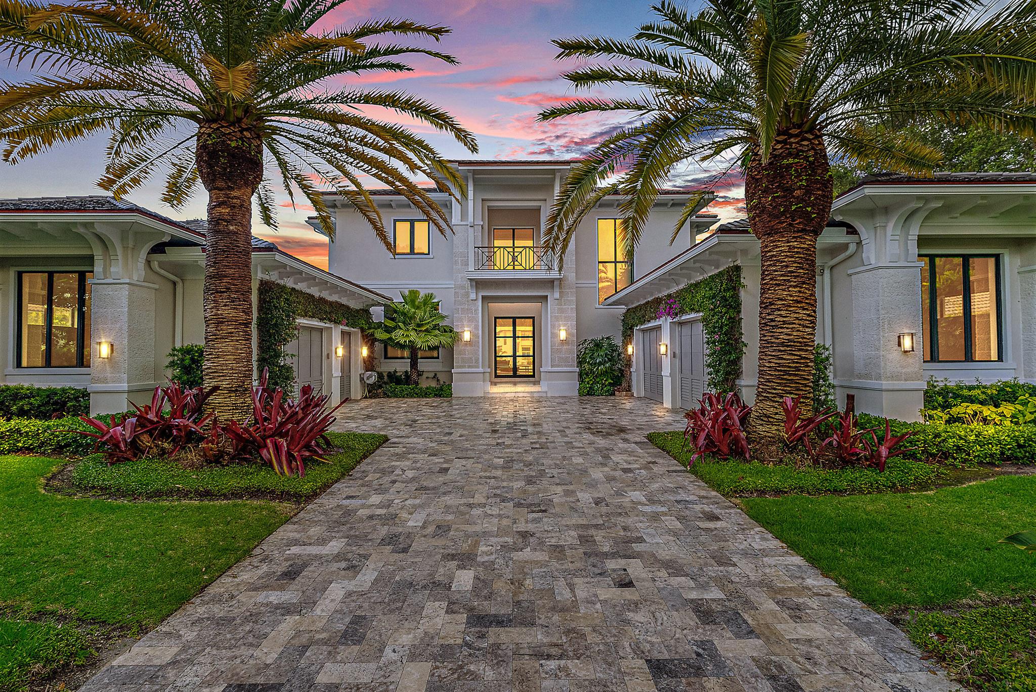 Photo 1 of home located at 107 Quayside Drive, Jupiter FL