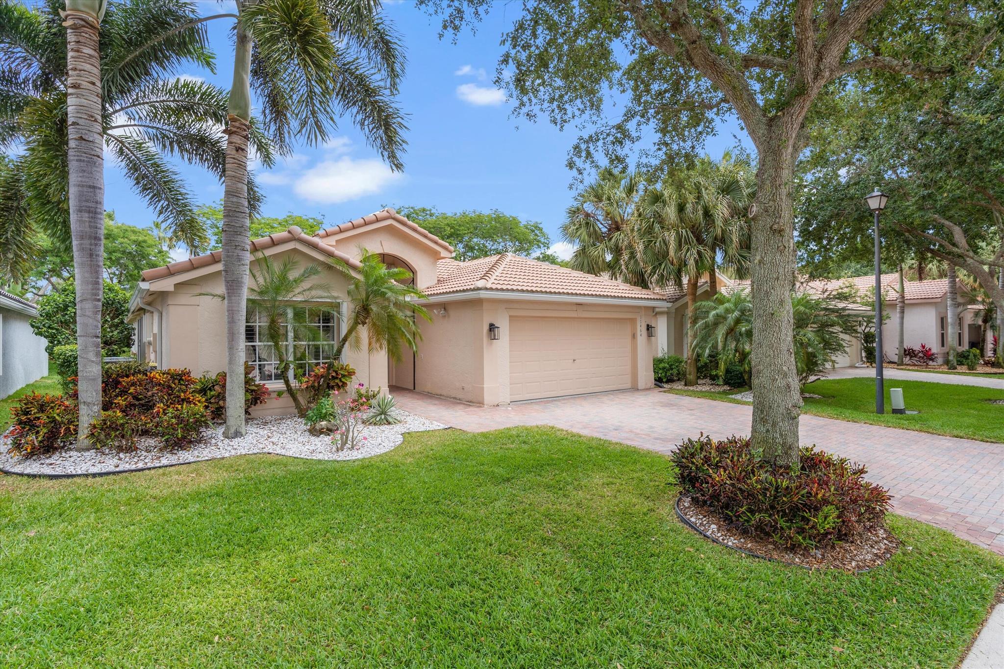 MOTIVATED SELLER - MUST SEE - FULLY RENOVATED. This Spectacular South Pacific Gem, with NO Rear Neighbors has a NEW ROOF (2022) and A/C from 2019! Stunning Updates in this 3 Bed/2 Bath Beauty. Stride Across 24'' x 48'' Natural Dolomite Flooring, Marvel at the Open Concept Layout! Indulge in the Exquisite Kitchen Boasting Marble Countertops, Backsplash, and Waterfall Center Island with Extra Cabinet Space, Illuminated by Elegant Pendant Lighting! All-New LG Stainless Steel Appliances, LED Recessed Lights, Ceiling Fans, and Crown Molding. Spacious Primary Suite with Custom Closets and a Redesigned Bathroom featuring Quartz Countertops, Frameless Shower Door, and Rain Shower Head. Valencia Isles recently renovated club features a Bistro & amenities to keep you busy!