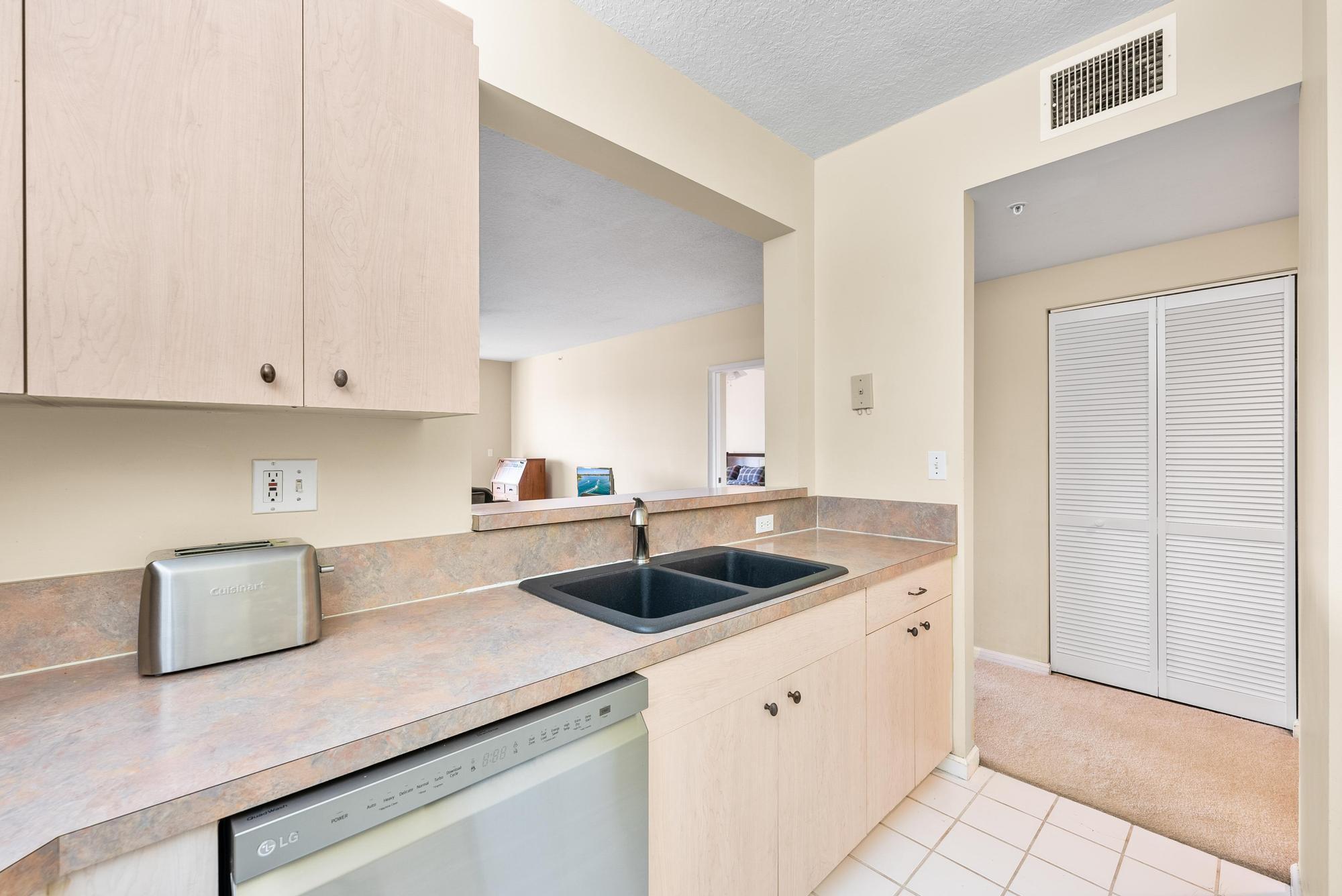 Image to showcase the property located at 100 Uno Lago Drive 404