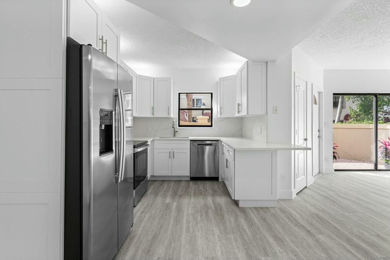 Image to showcase the property located at 82 Uno Lago Drive