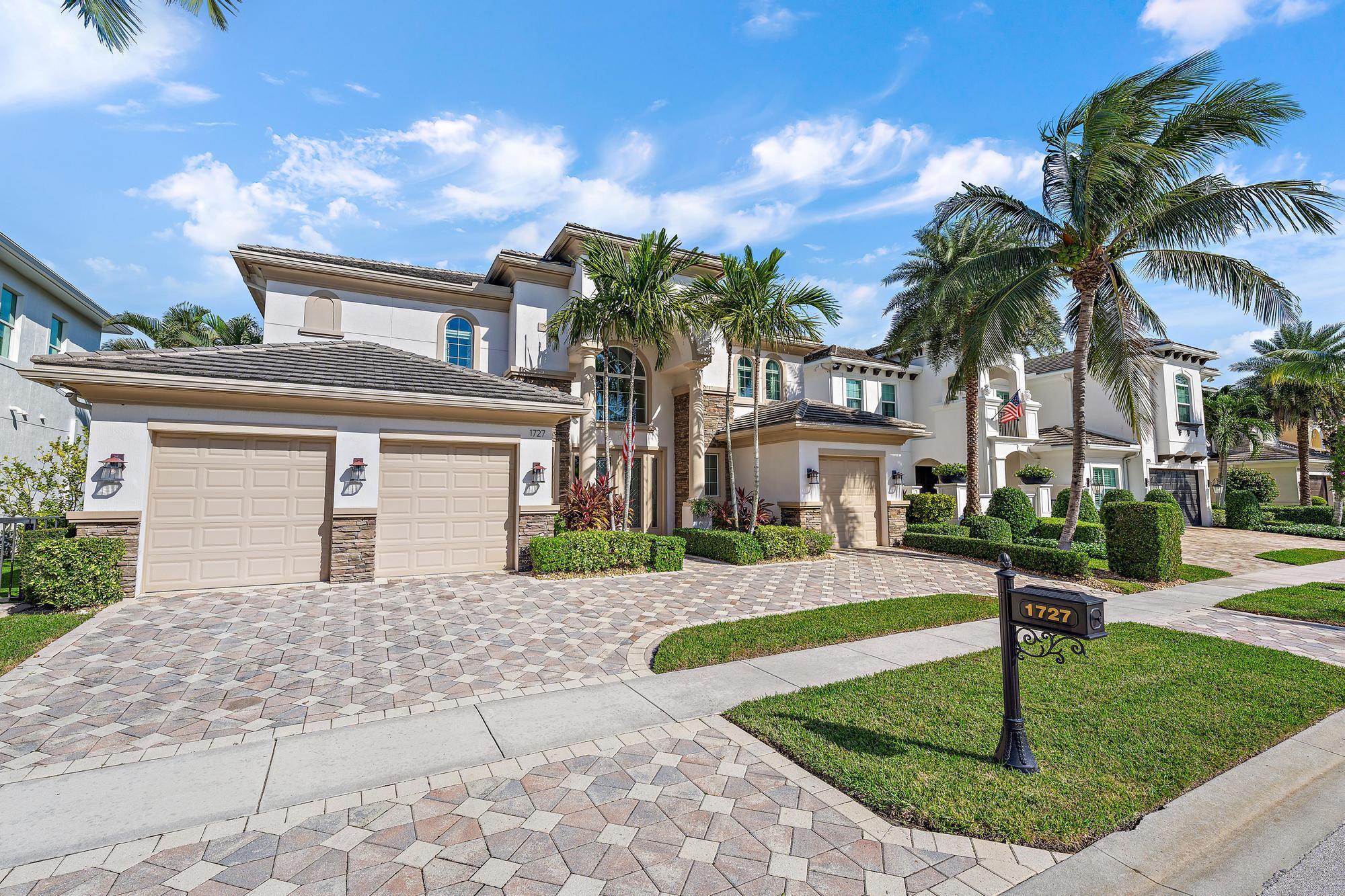 Image to showcase the property located at 1727 W Hemingway Drive