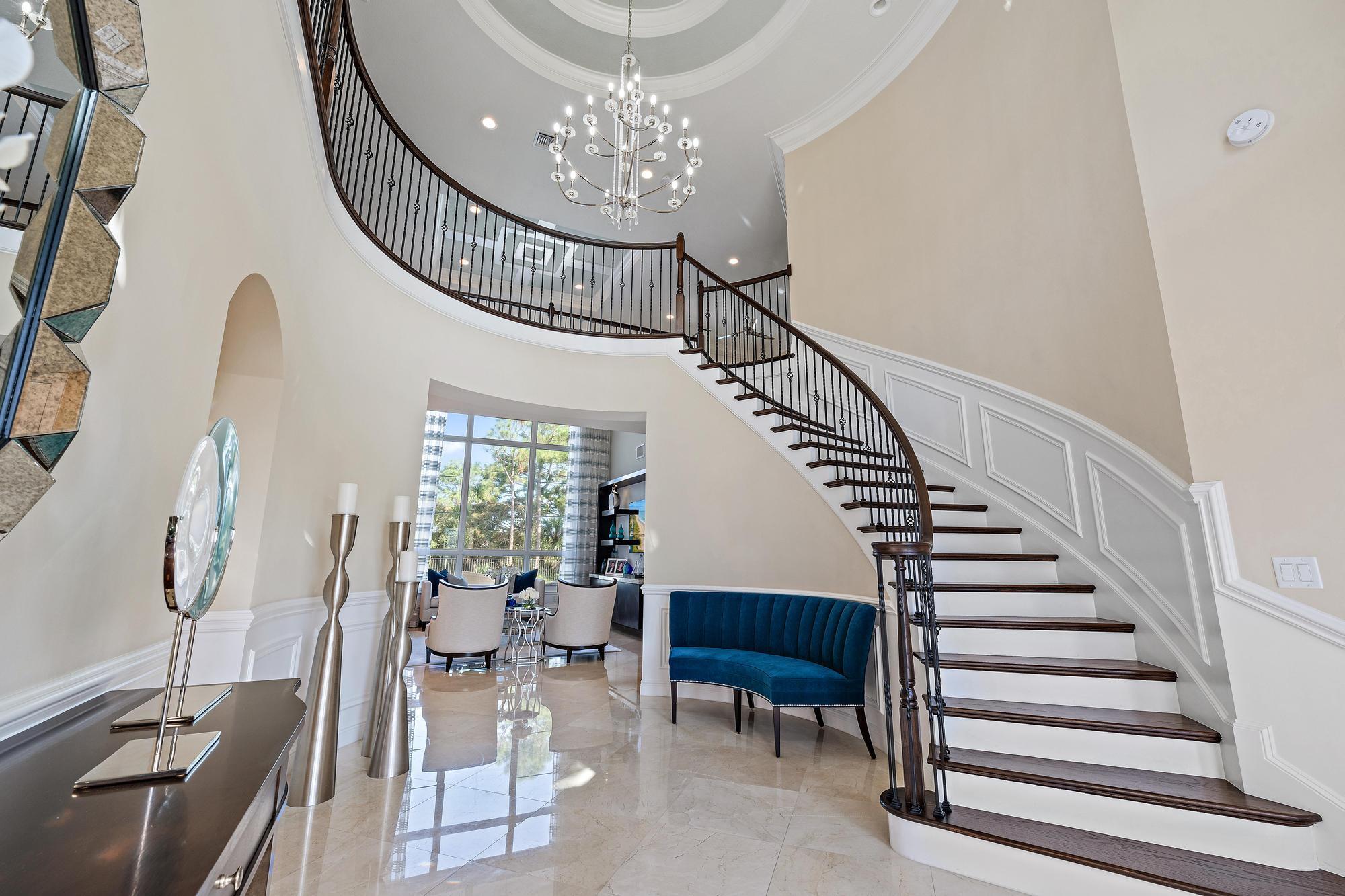 Image to showcase the property located at 1727 W Hemingway Drive