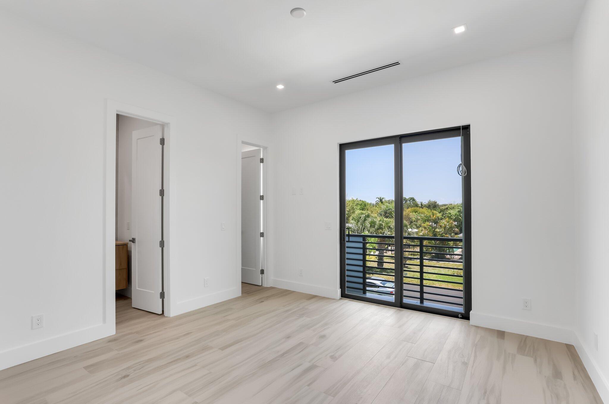 237 NE 11th Street