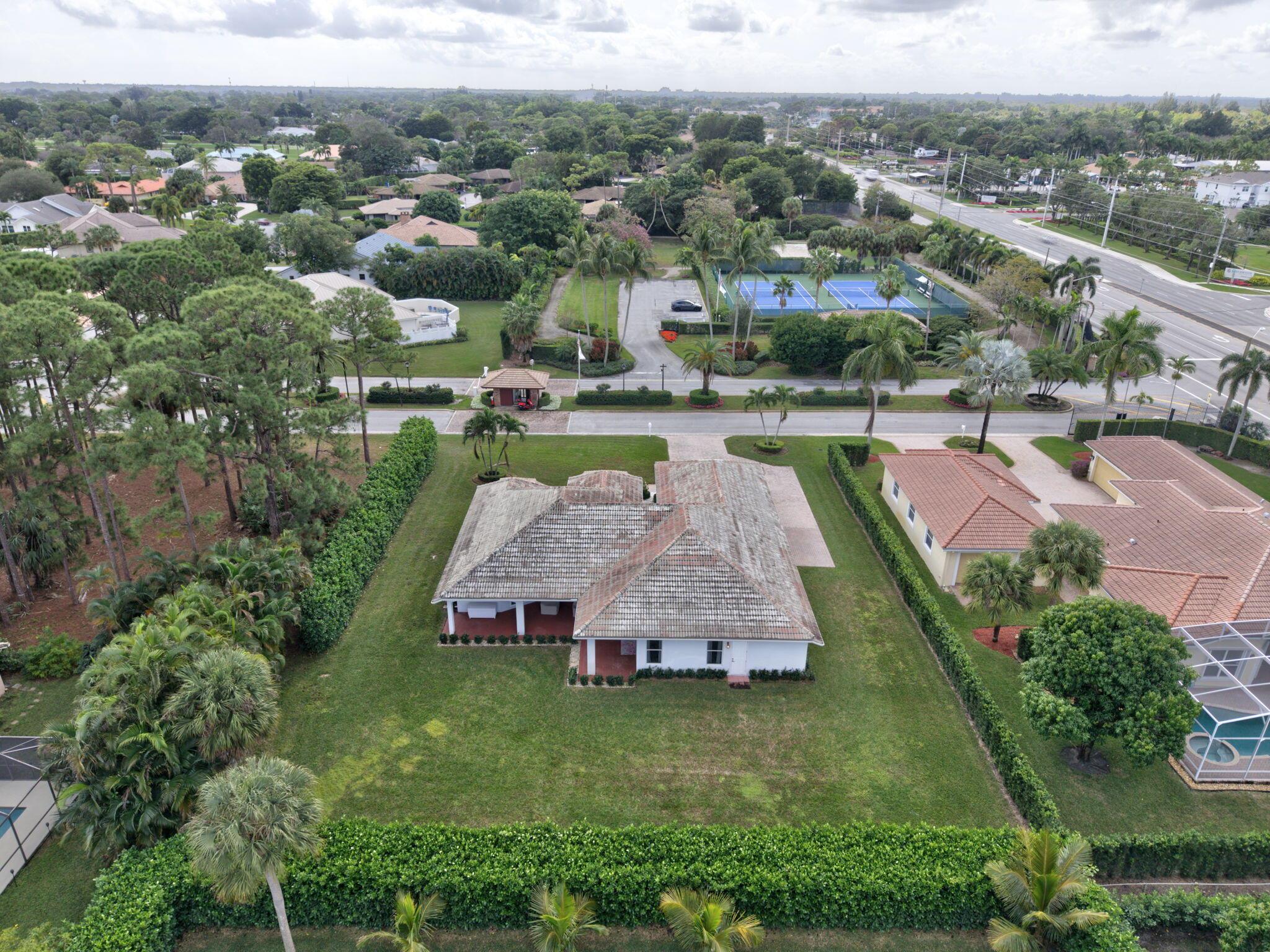 100 Country Club Boulevard, Atlantis, Florida 33462