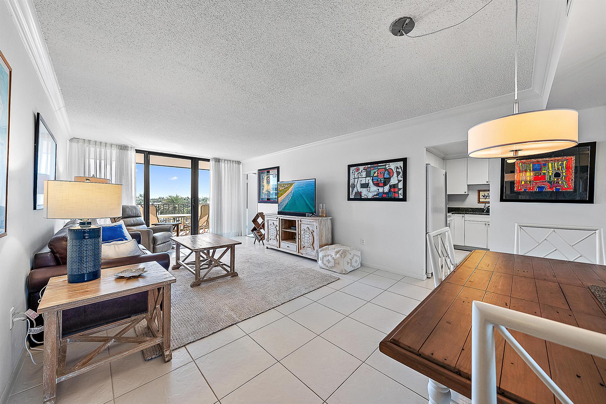 Image to showcase the property located at 225 Beach Road 404