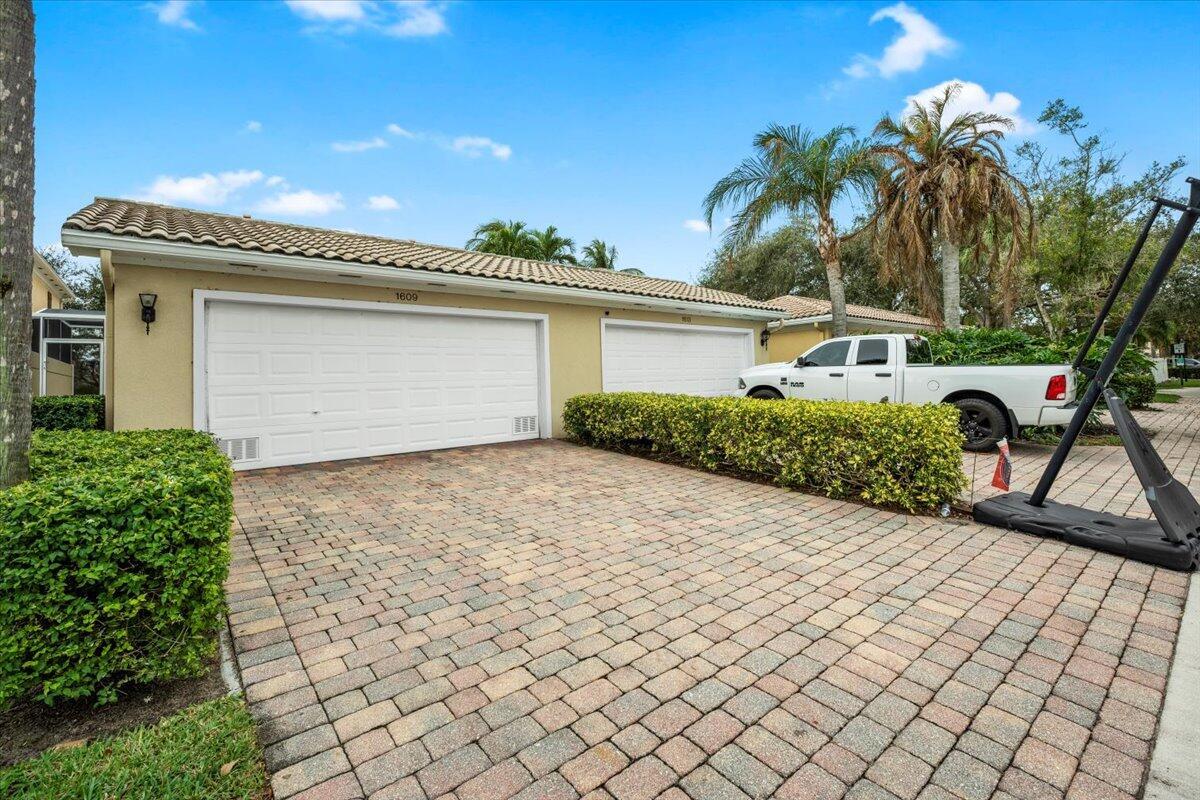 Photo 2 of home located at 1609 Jeaga Drive, Jupiter FL