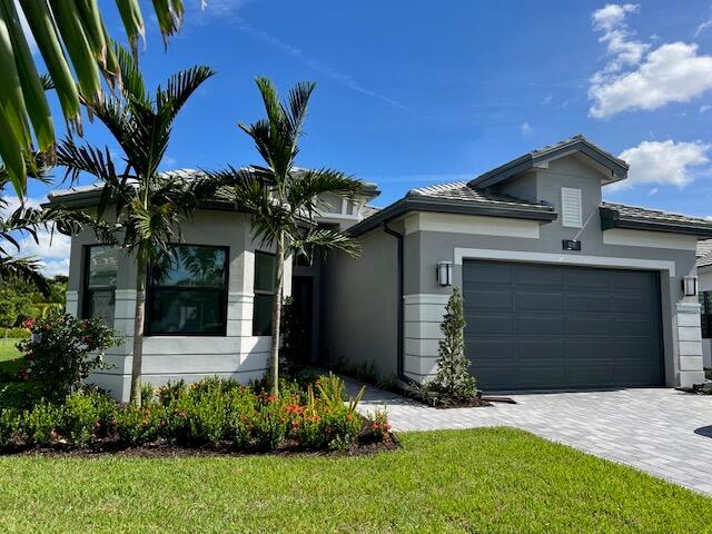 Brand new never lived in.  Bimini Grande model 3 Br. 3 full bath + a den 2 car gr. on a 0.79 acres home, one of the largest lot. Located in the highly sought   ''Grandest'' Valencia.