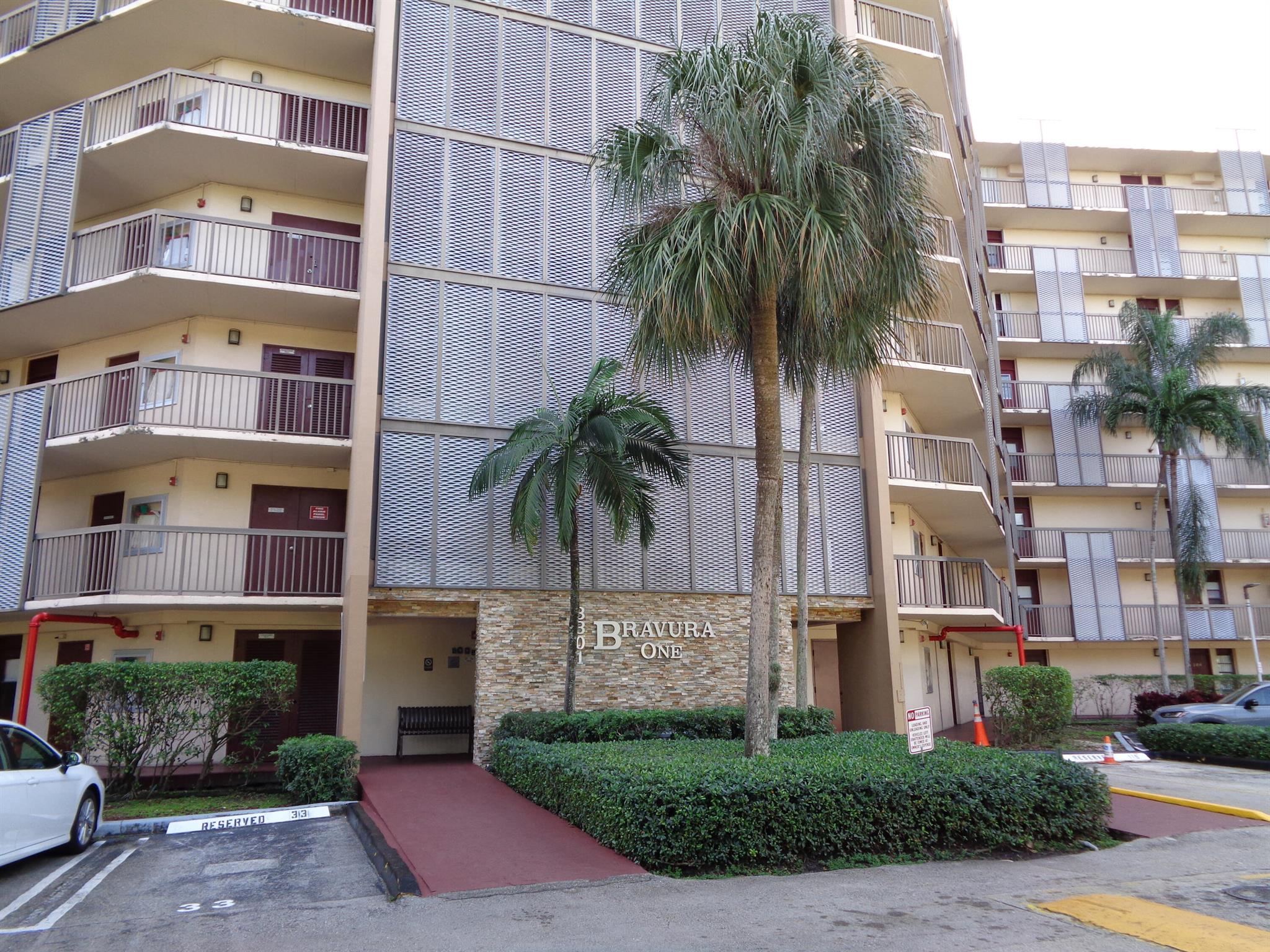 3301 Country Club Drive Unit 804, Aventura, Florida 33180