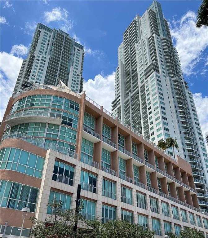 Apartamento à Venda em Miami, FL