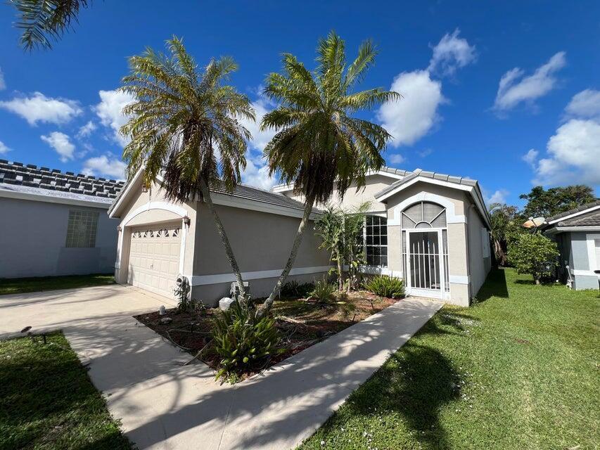 922 Lake Wellington Drive