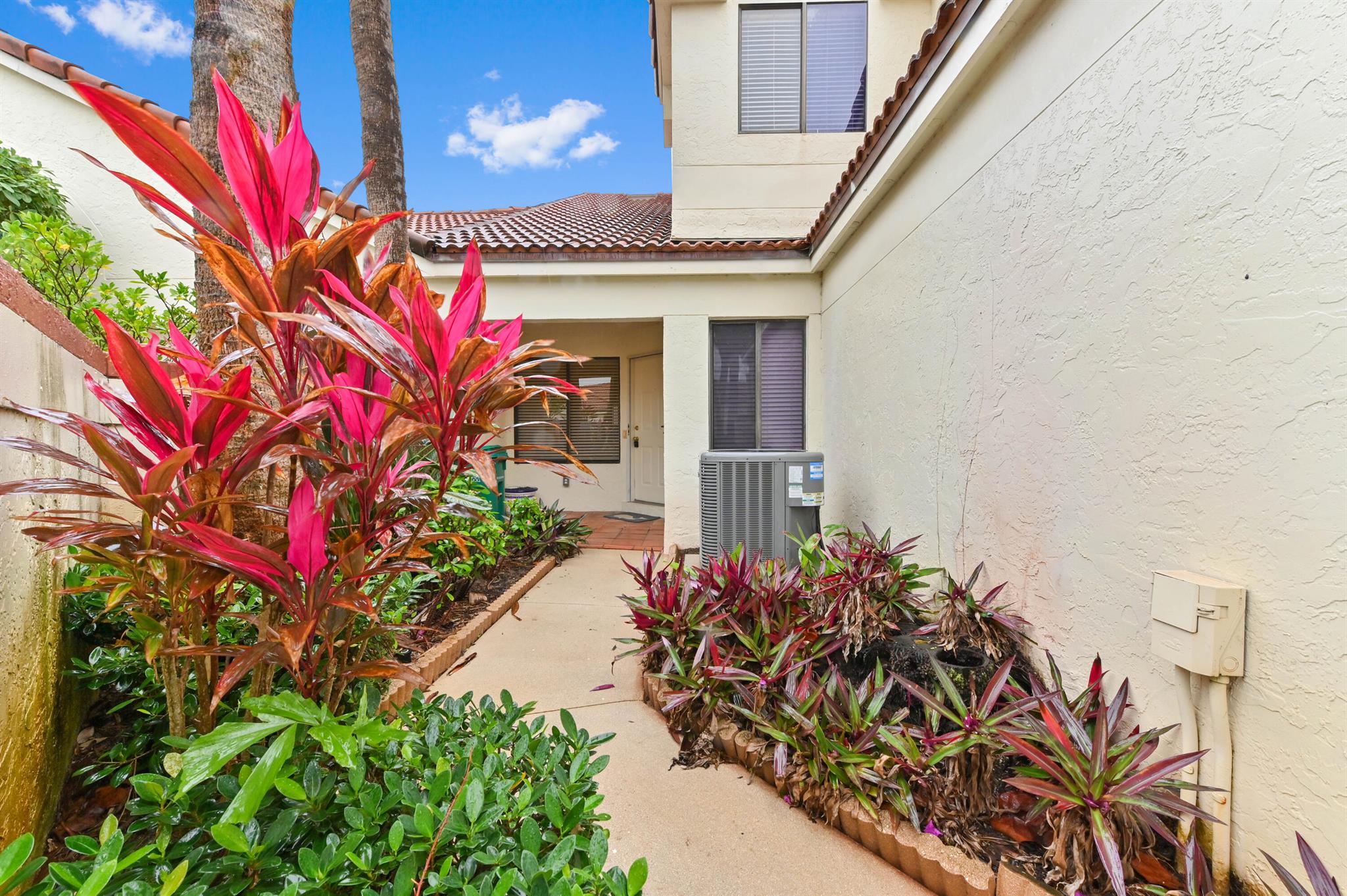 Image to showcase the property located at 507 Sea Oats Drive C-2