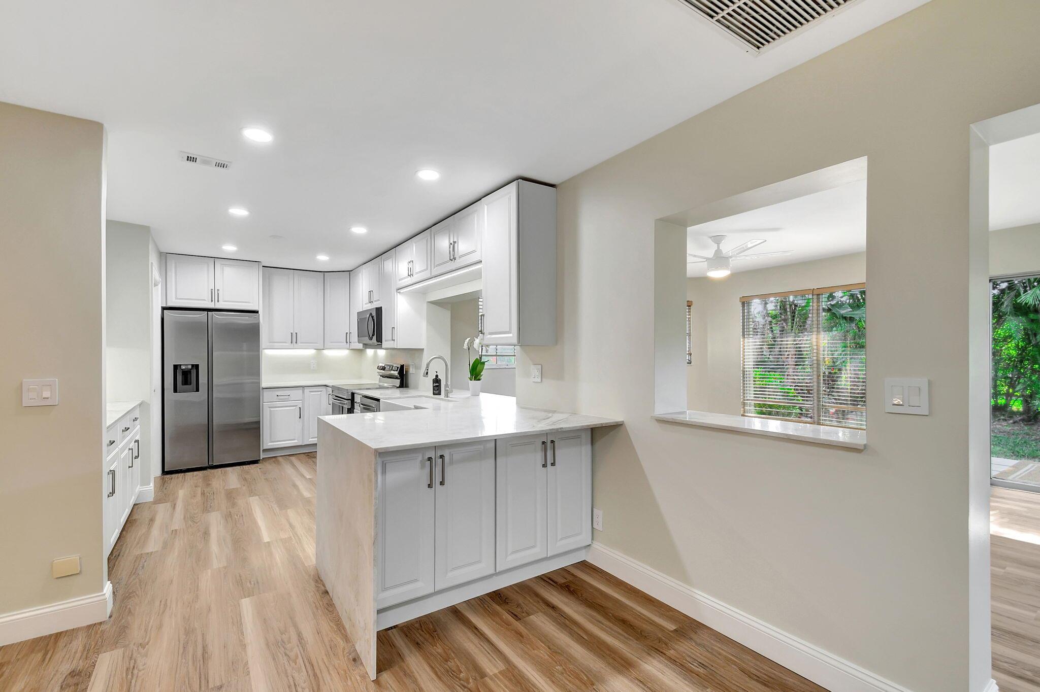 538 Forestview Drive Unit , Atlantis, Florida 33462