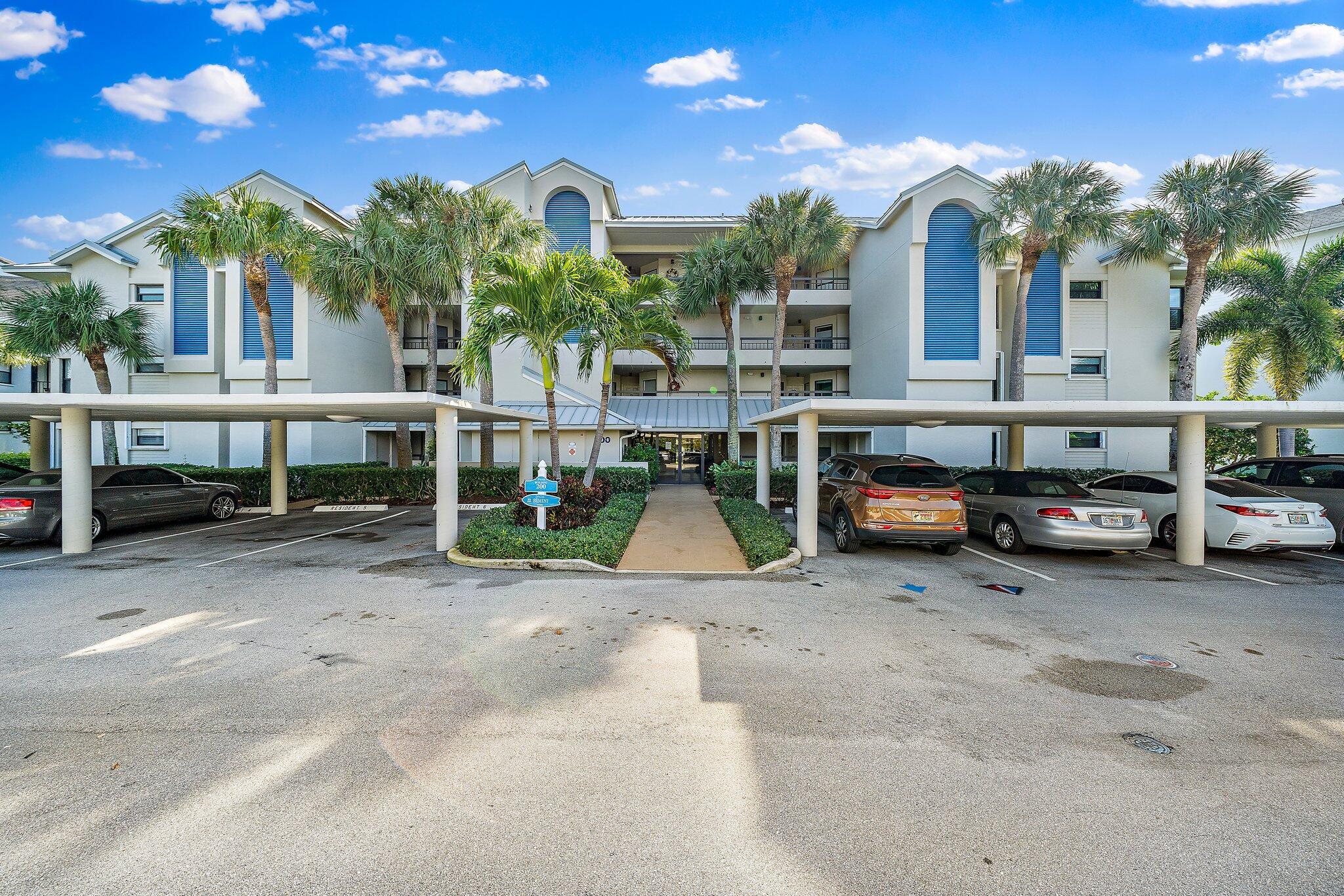Image to showcase the property located at 243 Bay Colony Drive N