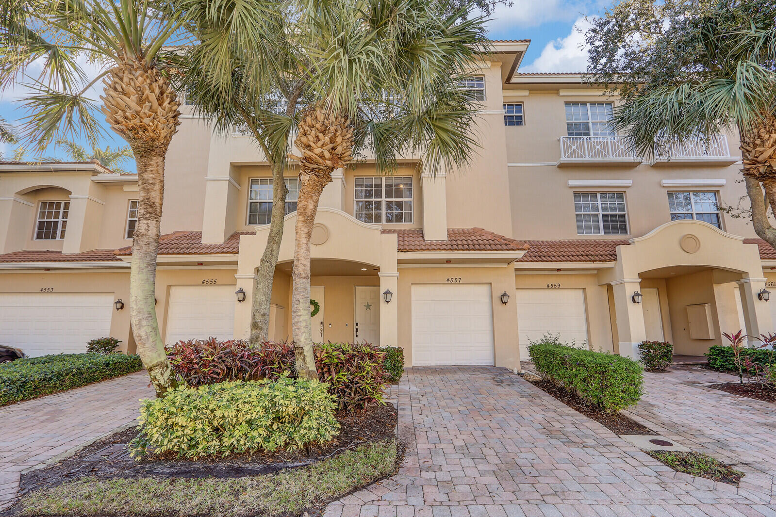 Great opportunity to live in the largest floorplan in Palm Beach Gardens (Cielo) with over 2200 sq feet of living space for under $575K. Southern facing home flooded with natural light, panoramic waterfront views, super clean and well maintained. Kitchen features 42'' solid wood cabinets, GE Appliances, new refrigerator. Primary bedroom features lake views, walk-in closet and private bath with jacuzzi tub, separate shower and dual sinks.  Every bedroom offers a private full bath. A/C with UV Filter. Bonus Room on bottom floor with half bath great for office, workout room or additional TV room. Oversized garage will fit two cars or one with storage area. Walk to the best restaurants, gyms and bars in area. 3 miles to Juno and Jupiter Beaches.