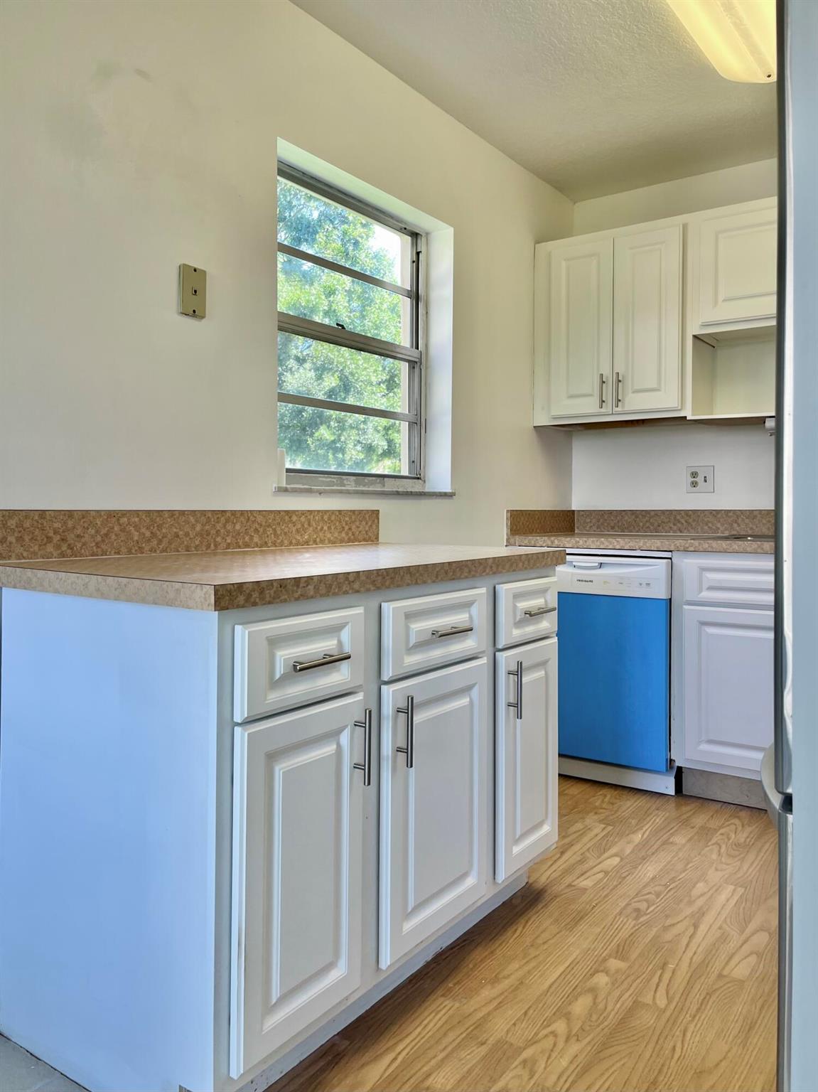 Photo 1 of home located at 33 Pine Arbor Lane 103, Vero Beach FL