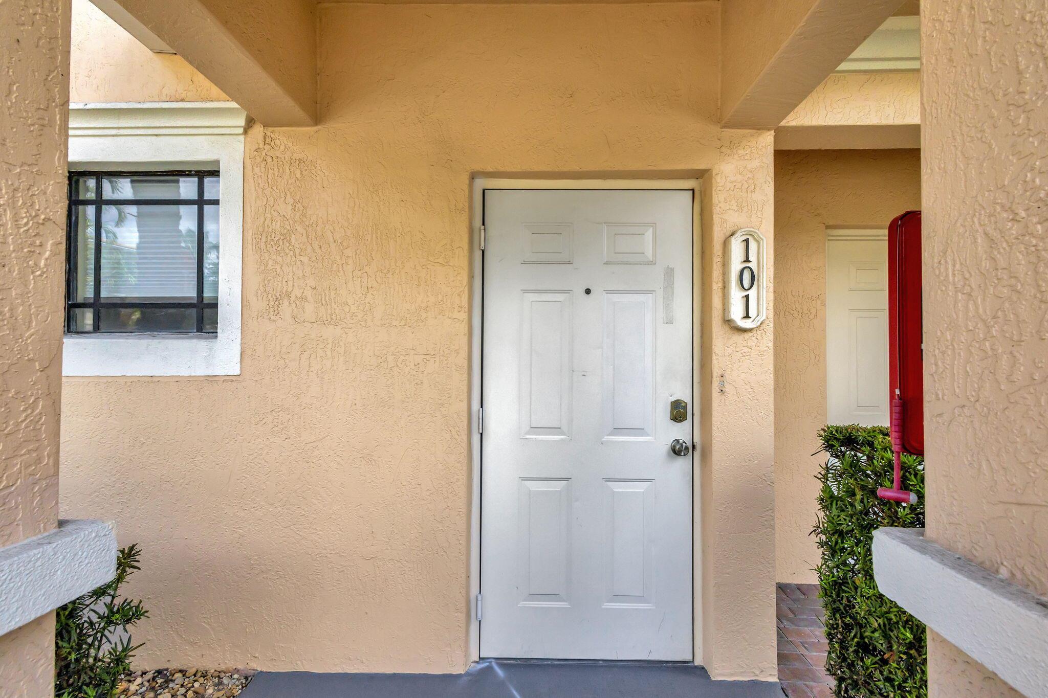 Photo 2 of home located at 2809 Amalei Drive 101, Palm Beach Gardens FL