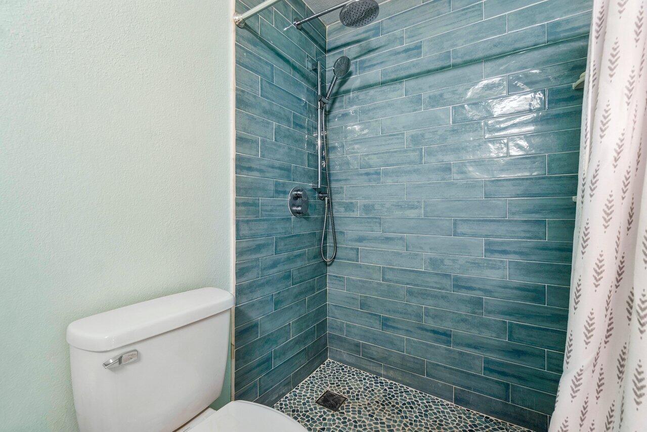 Photo 40 of home located at 2809 Amalei Drive 101, Palm Beach Gardens FL