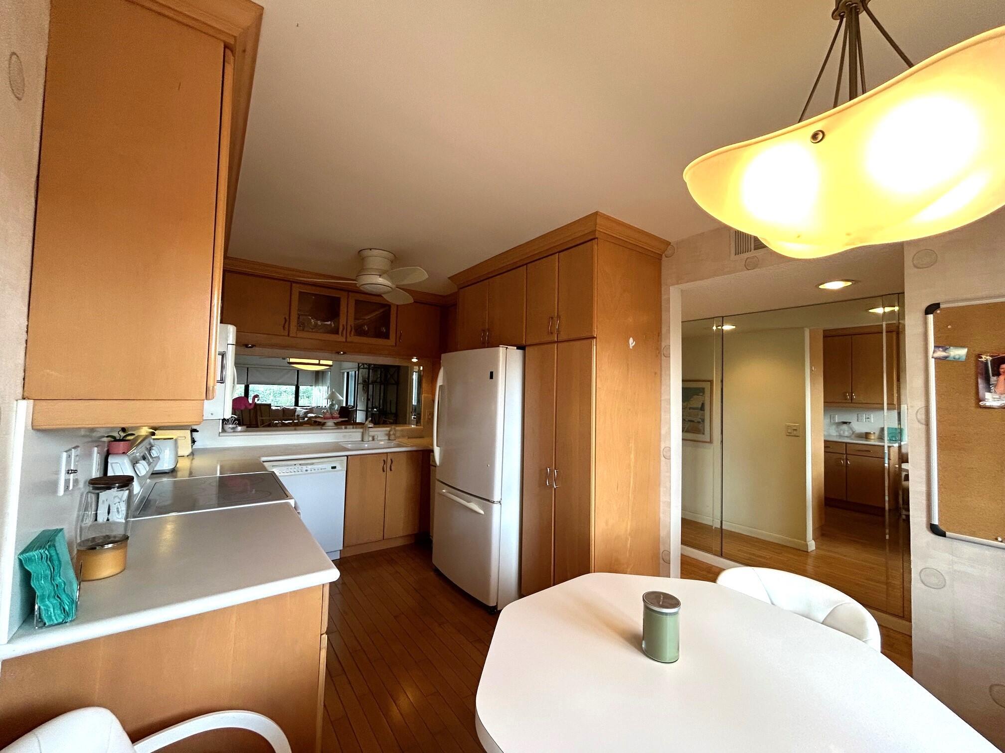 Photo 2 of home located at 7673 Tahiti Lane 106, Lake Worth FL