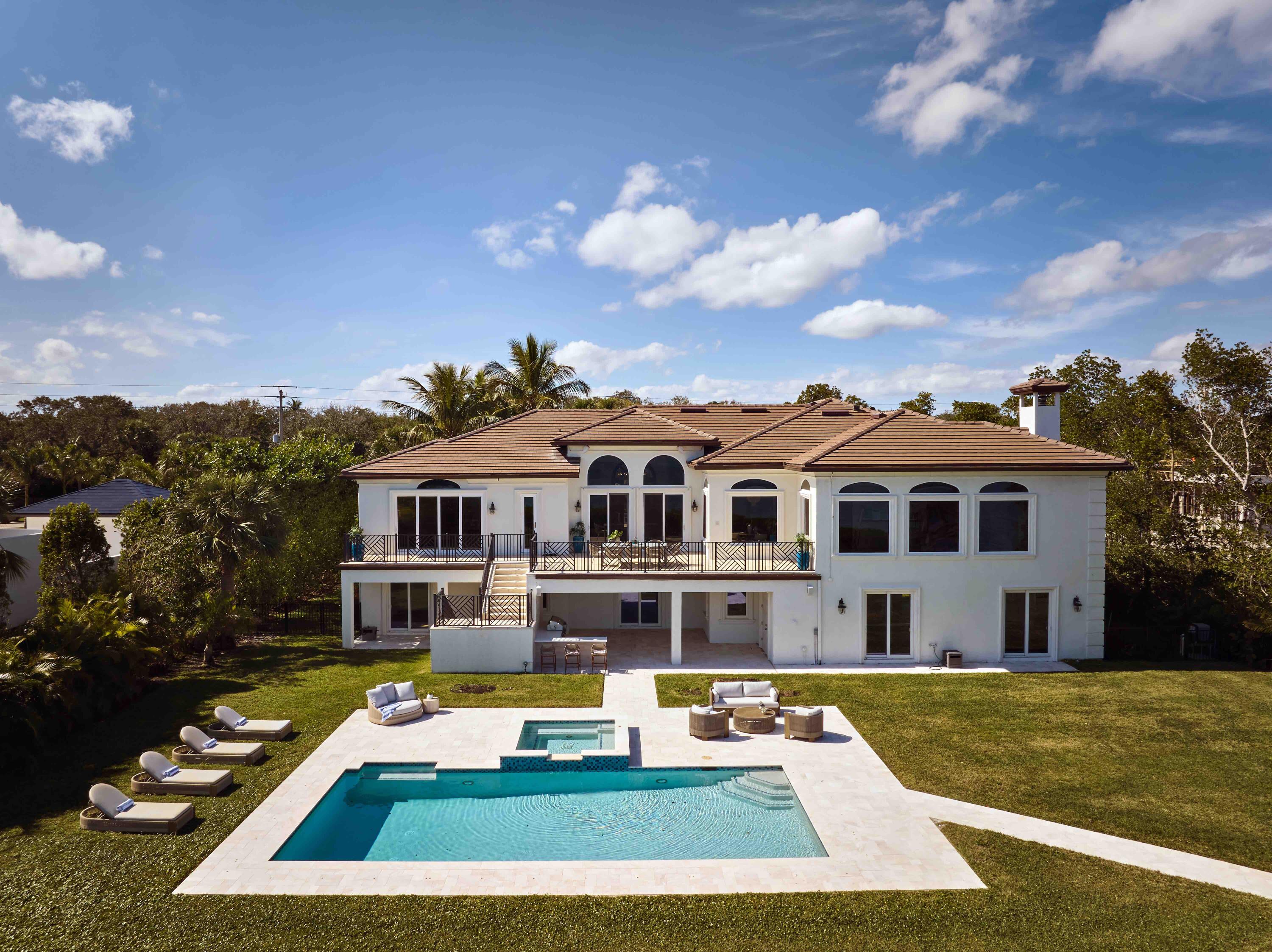 Photo 9 of home located at 130 N Sewalls Point Road, Sewalls Point FL