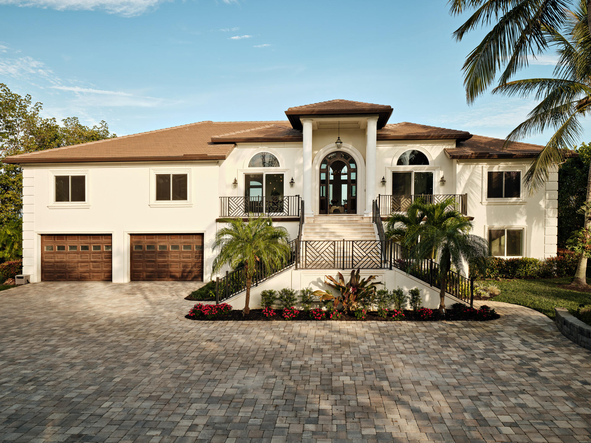 Photo 5 of home located at 130 N Sewalls Point Road, Sewalls Point FL