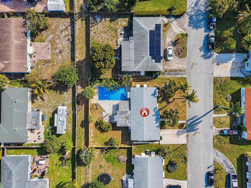 Photo 37 of home located at 1716 12th Court N, Lake Worth Beach FL