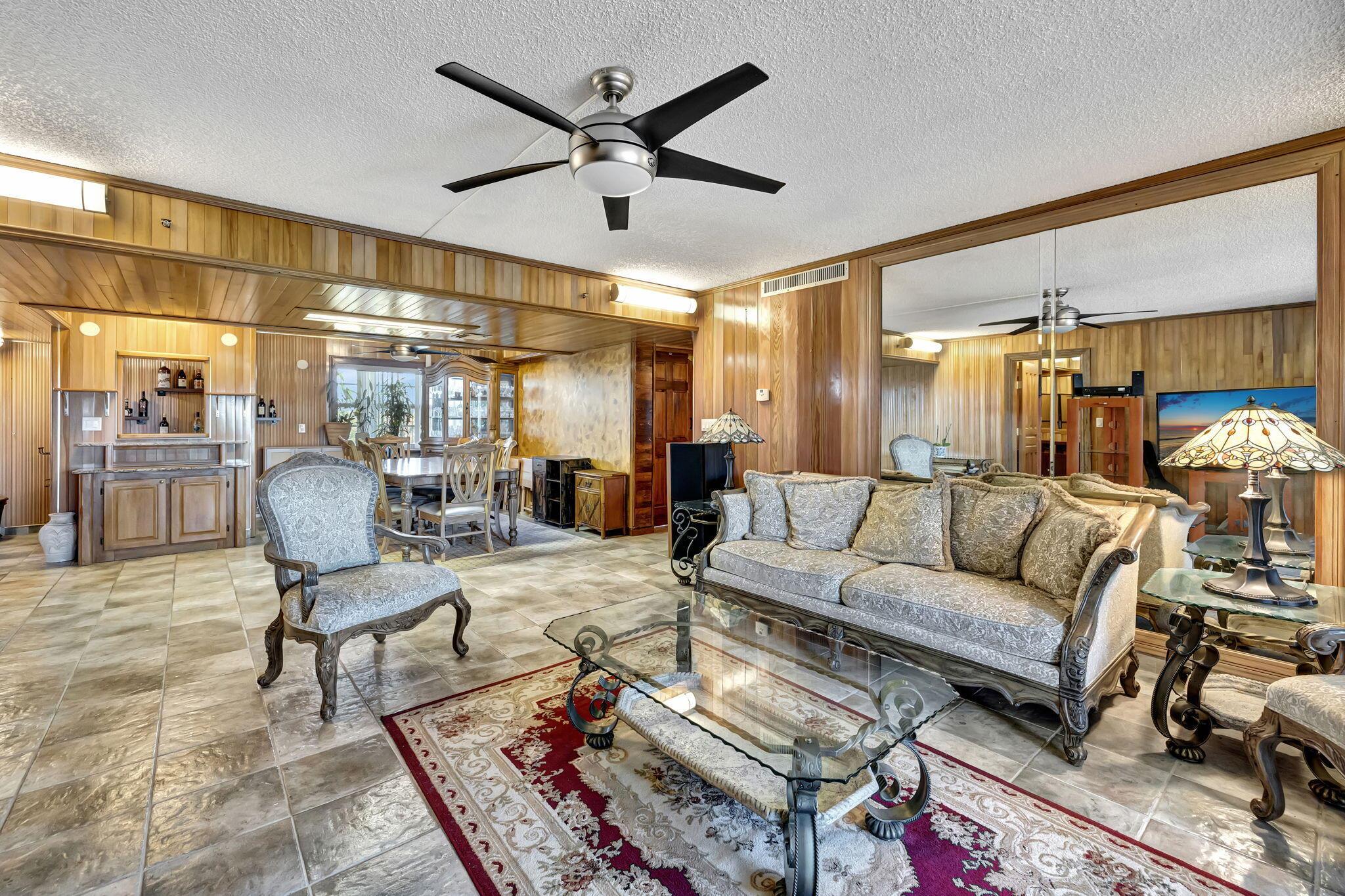 Photo 1 of home located at 3910 Inverrary Boulevard 601-B, Lauderhill FL