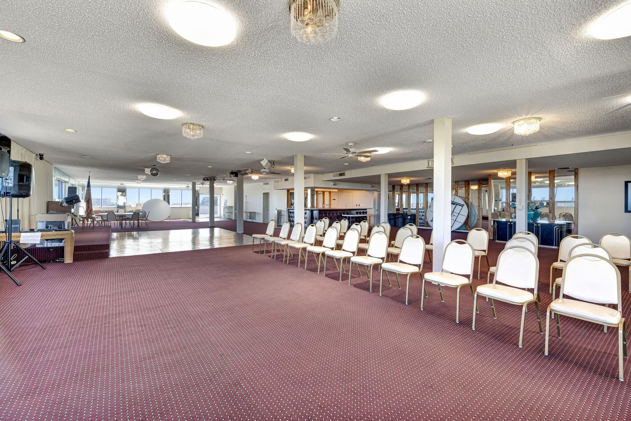 Photo 49 of home located at 3910 Inverrary Boulevard 601-B, Lauderhill FL