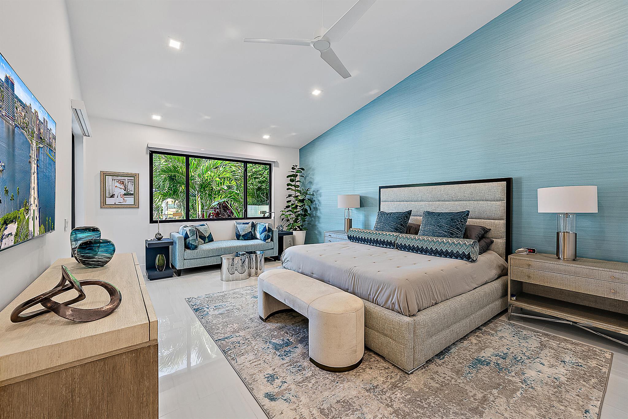 Photo 10 of home located at 179 Regatta Drive, Jupiter FL