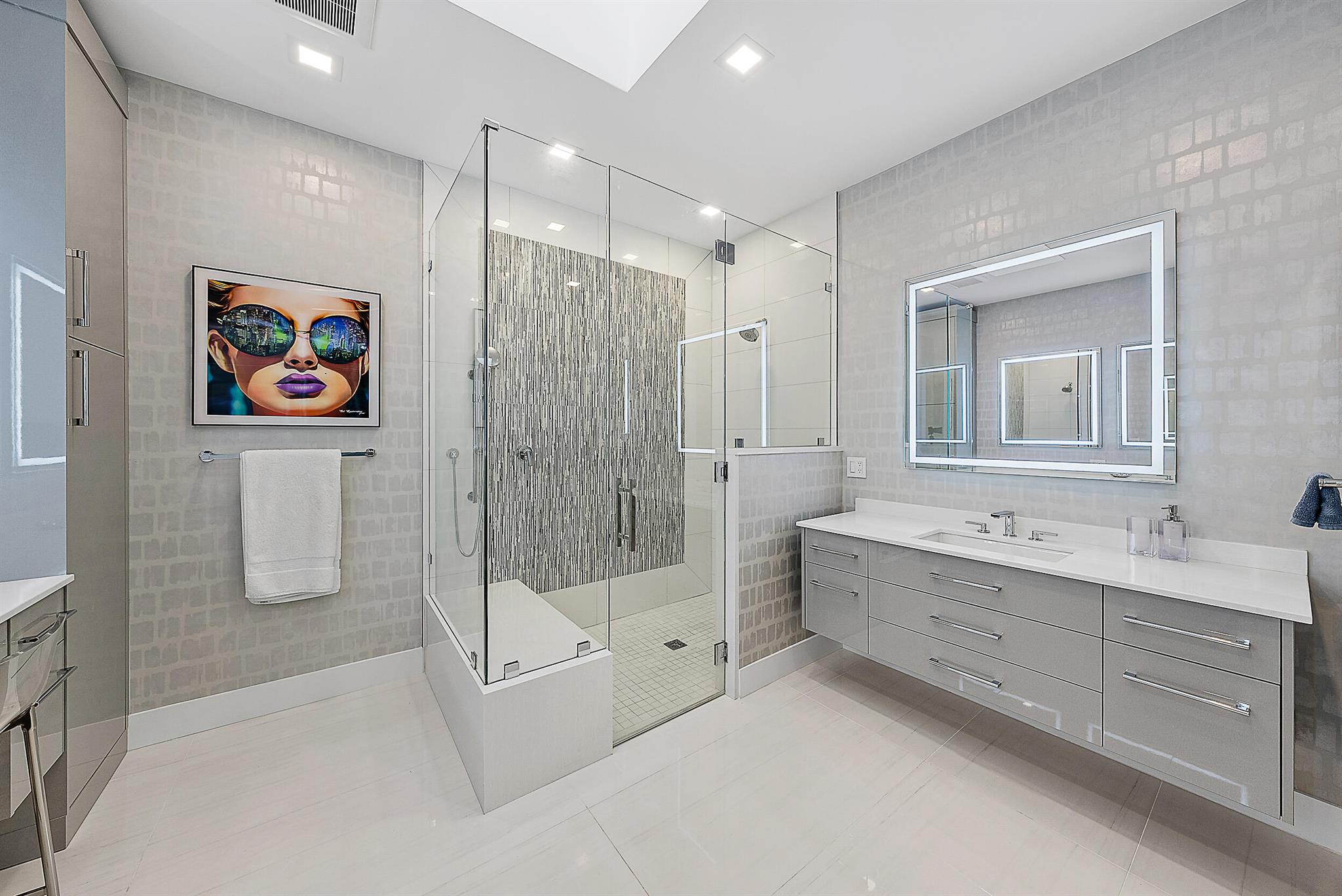 Photo 11 of home located at 179 Regatta Drive, Jupiter FL