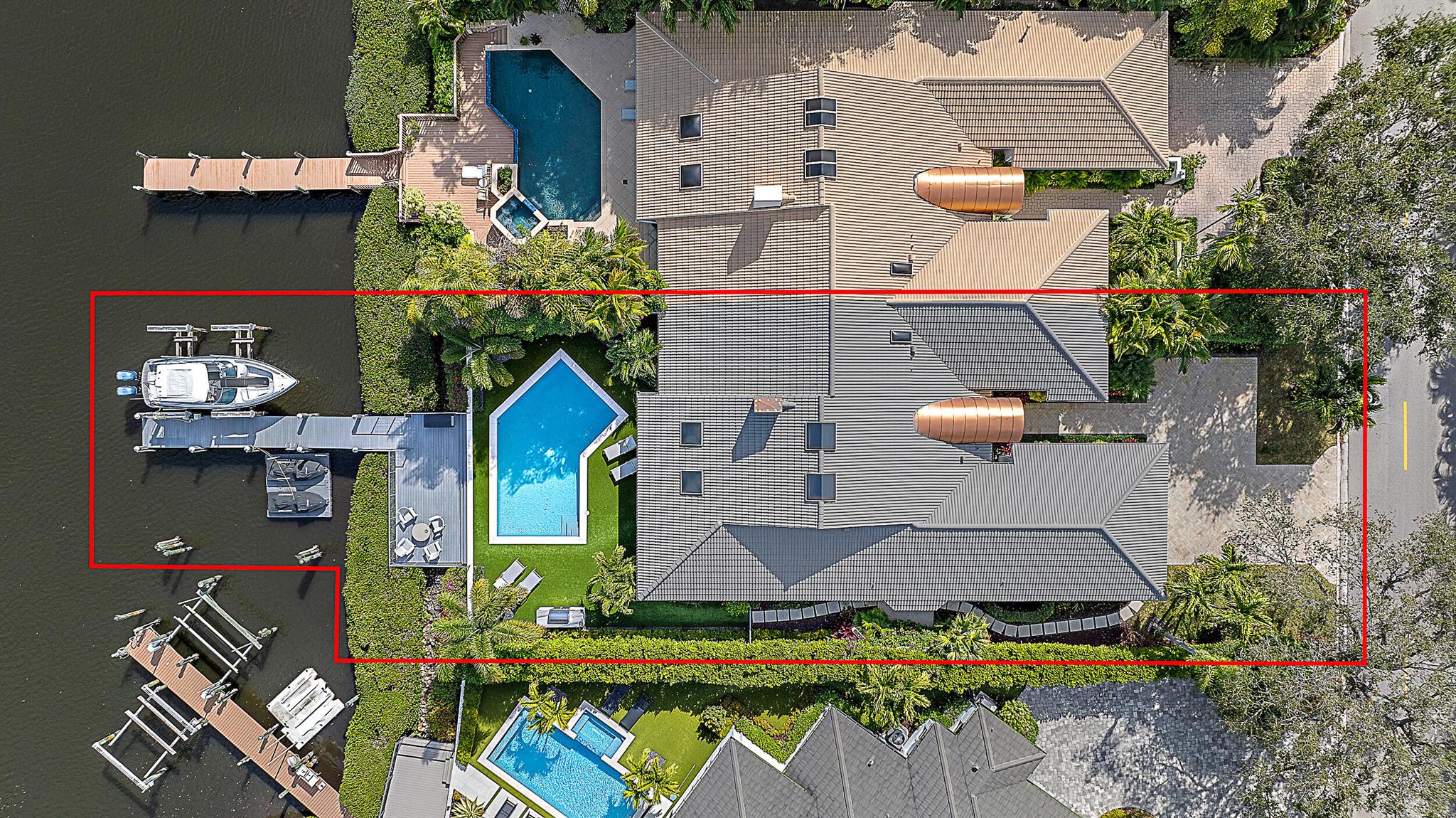 Photo 16 of home located at 179 Regatta Drive, Jupiter FL