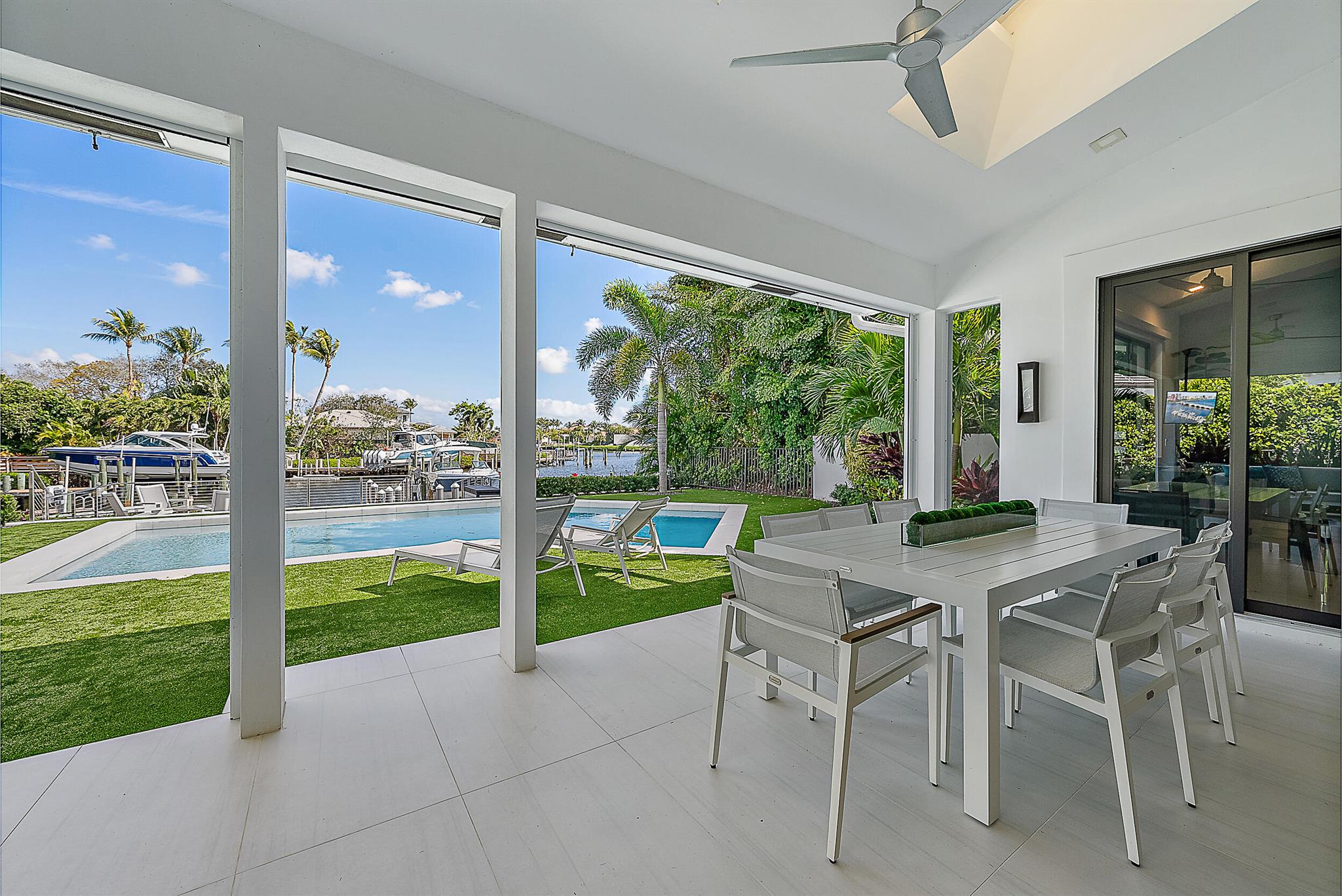 Photo 5 of home located at 179 Regatta Drive, Jupiter FL