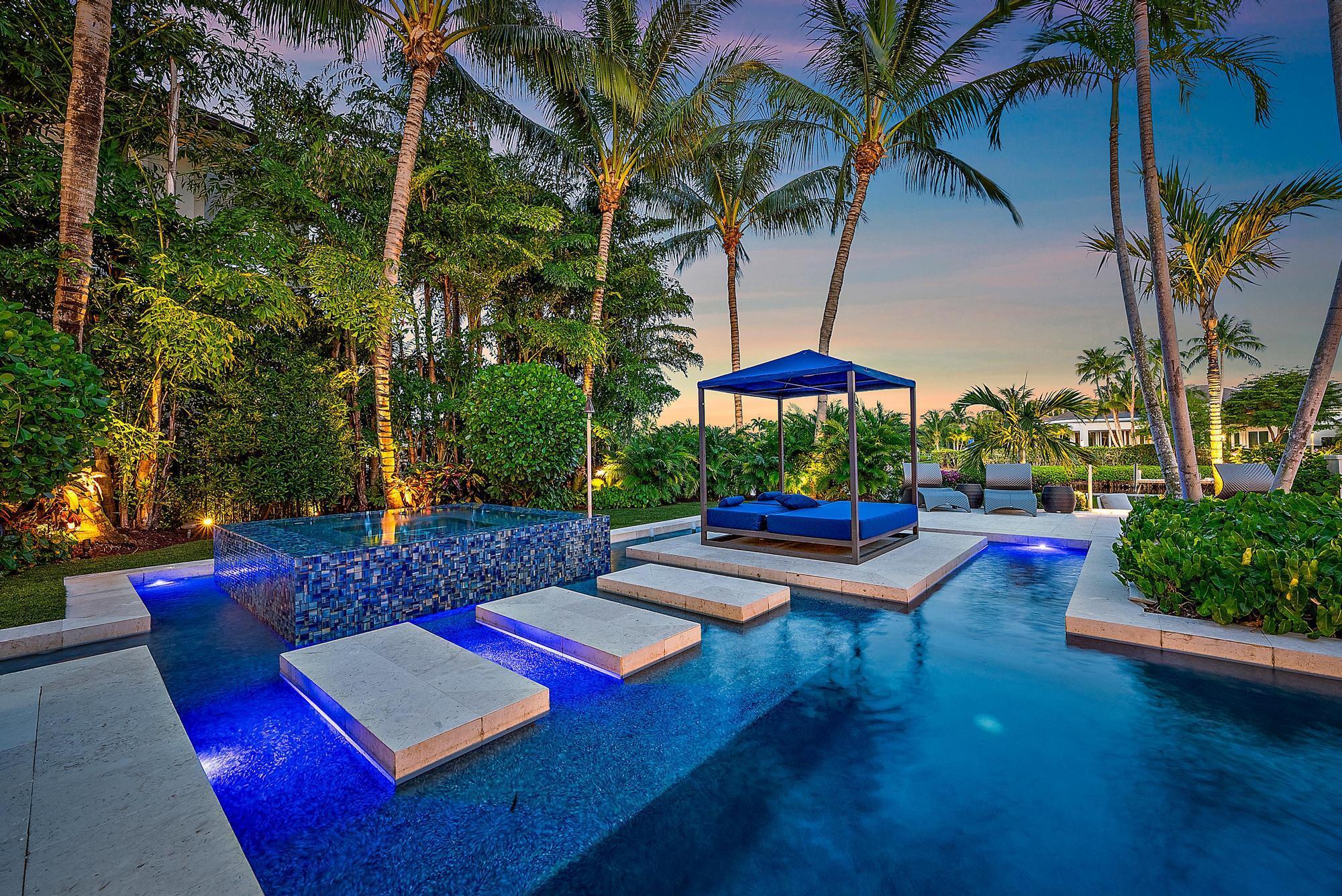 Photo 3 of home located at 177 Commodore Drive, Jupiter FL
