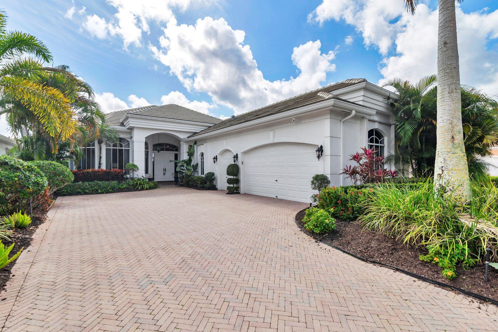 6690 Oakmont Way, West Palm Beach, Florida 33412