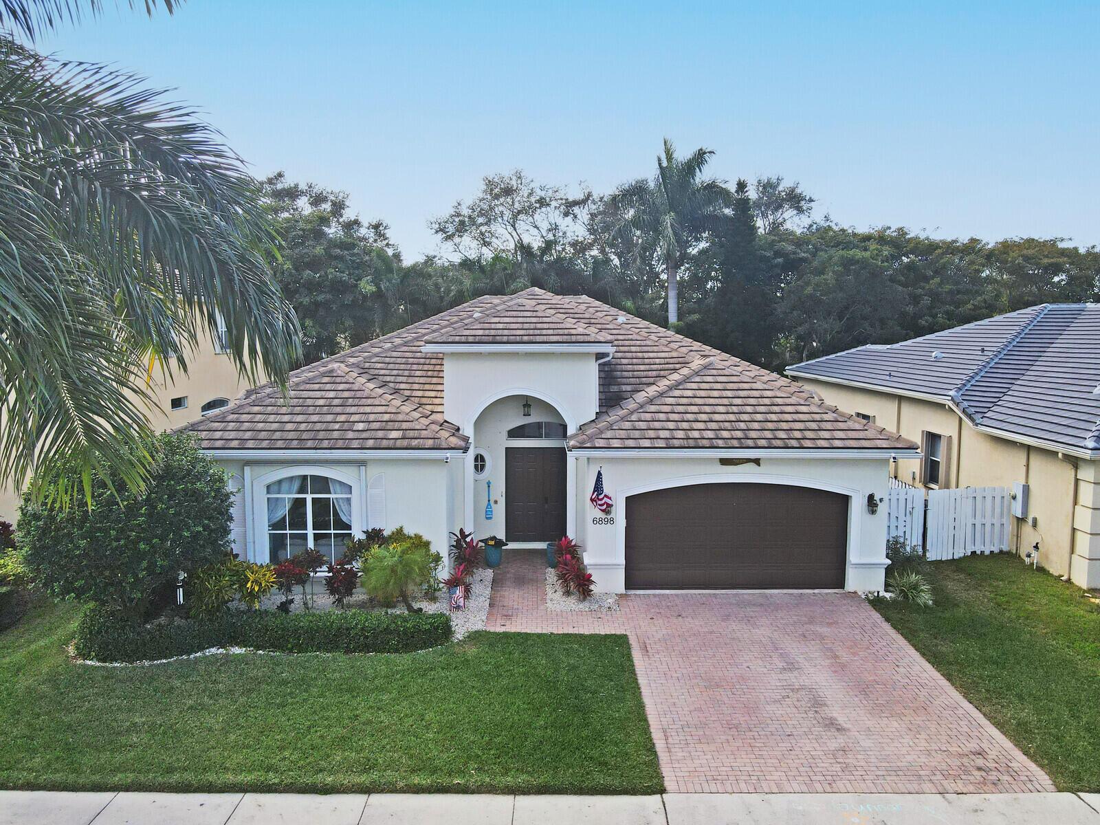 Photo 43 of home located at 6898 Houlton Circle, Lake Worth FL