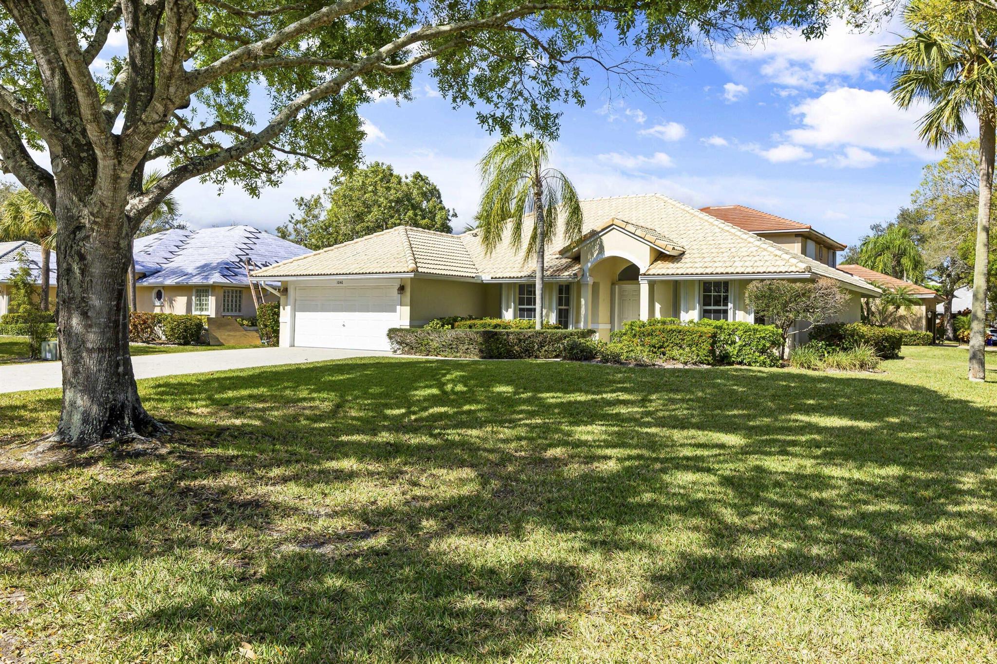 Rare opportunity in the highly sought after community, Egret Landing! This charming 3-bedroom, 2-bathroom, residence offers 1,750 square feet of living space, high ceilings and has been meticulously maintained by the owners. Recent upgrades include new carpets in bedrooms and fresh paint throughout! Located in  Jupiter, Florida,  this home is perfect for those who love to enjoy all that the area has to offer year-round; from community amenities, to Jupiter's pristine beaches, boating, golf, shopping, and dining!