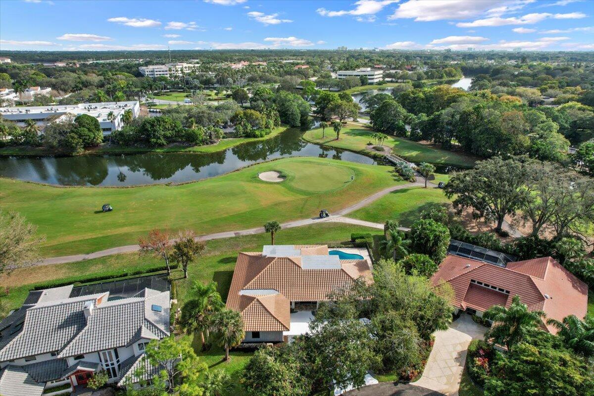 13 Cambria Road, Palm Beach Gardens, Florida 33418