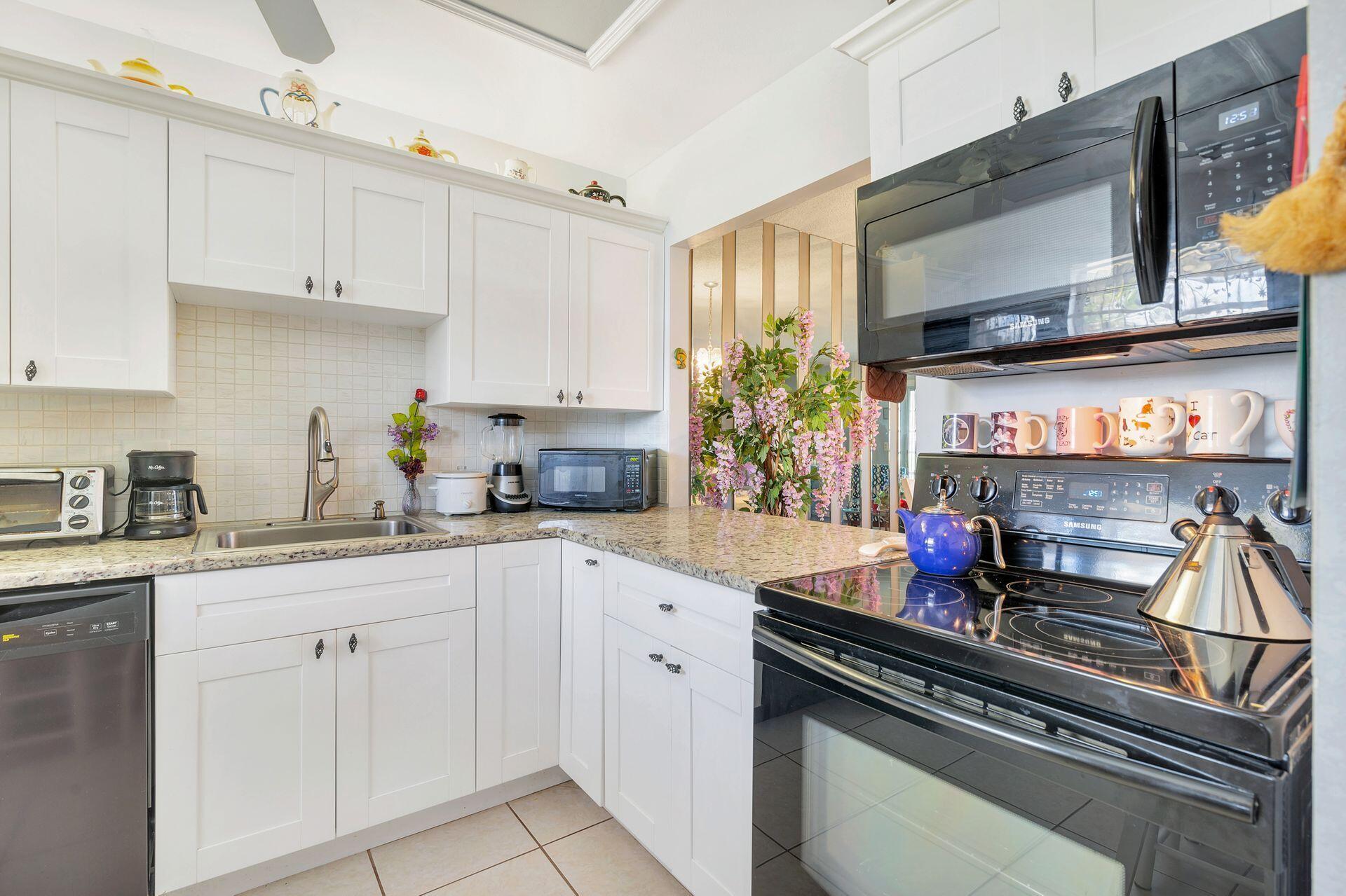 Photo 9 of home located at 116 Golden Lakes Boulevard, West Palm Beach FL