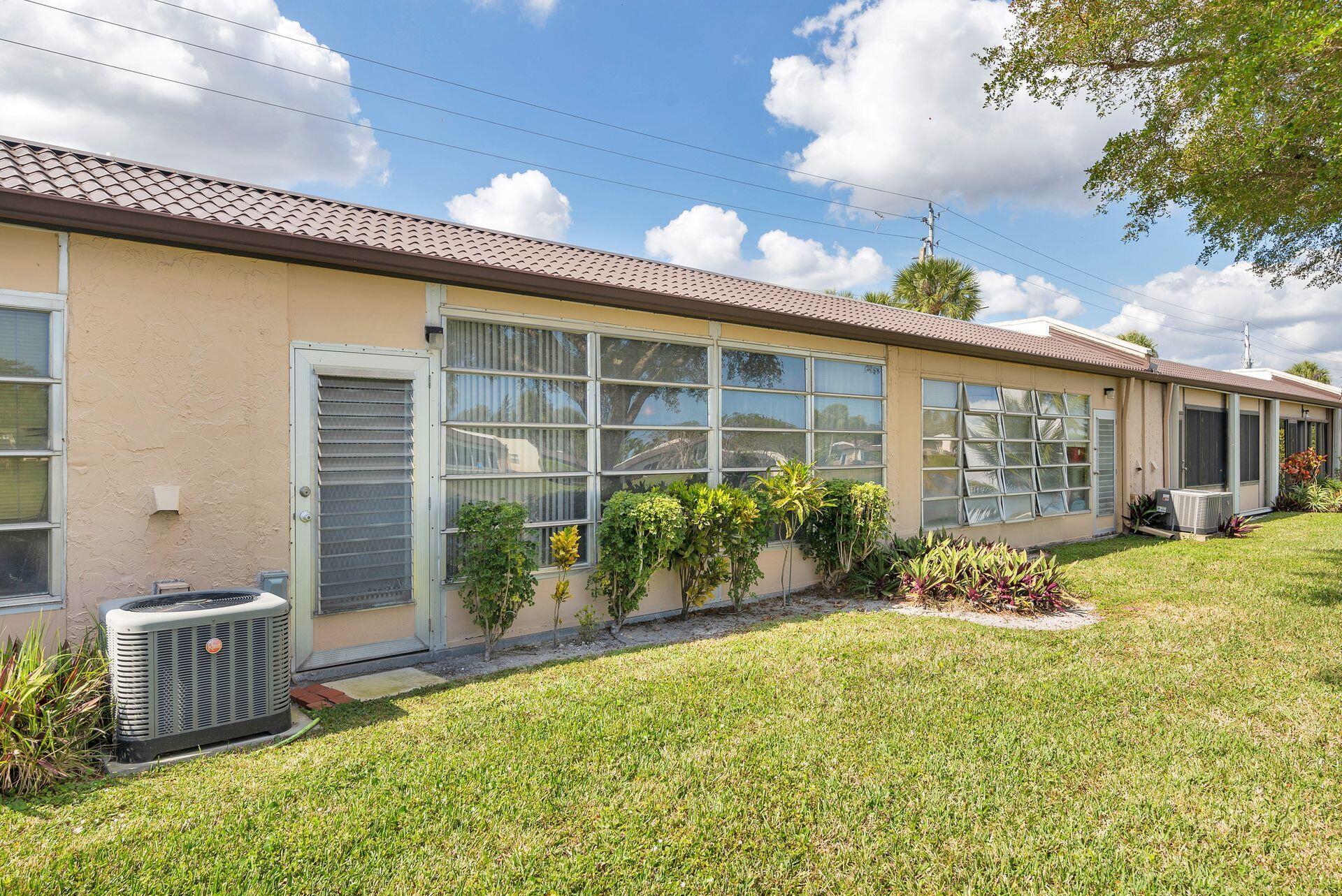 Photo 16 of home located at 116 Golden Lakes Boulevard, West Palm Beach FL