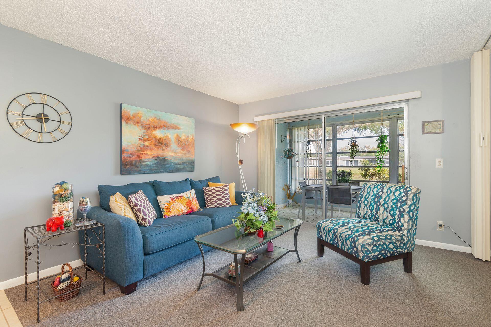 Photo 4 of home located at 116 Golden Lakes Boulevard, West Palm Beach FL