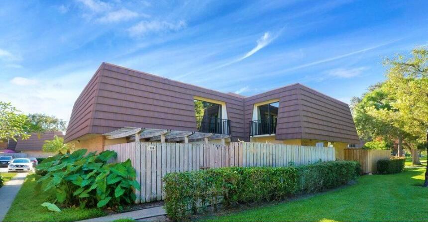 1304 13th Lane Unit , Palm Beach Gardens, Florida 33418