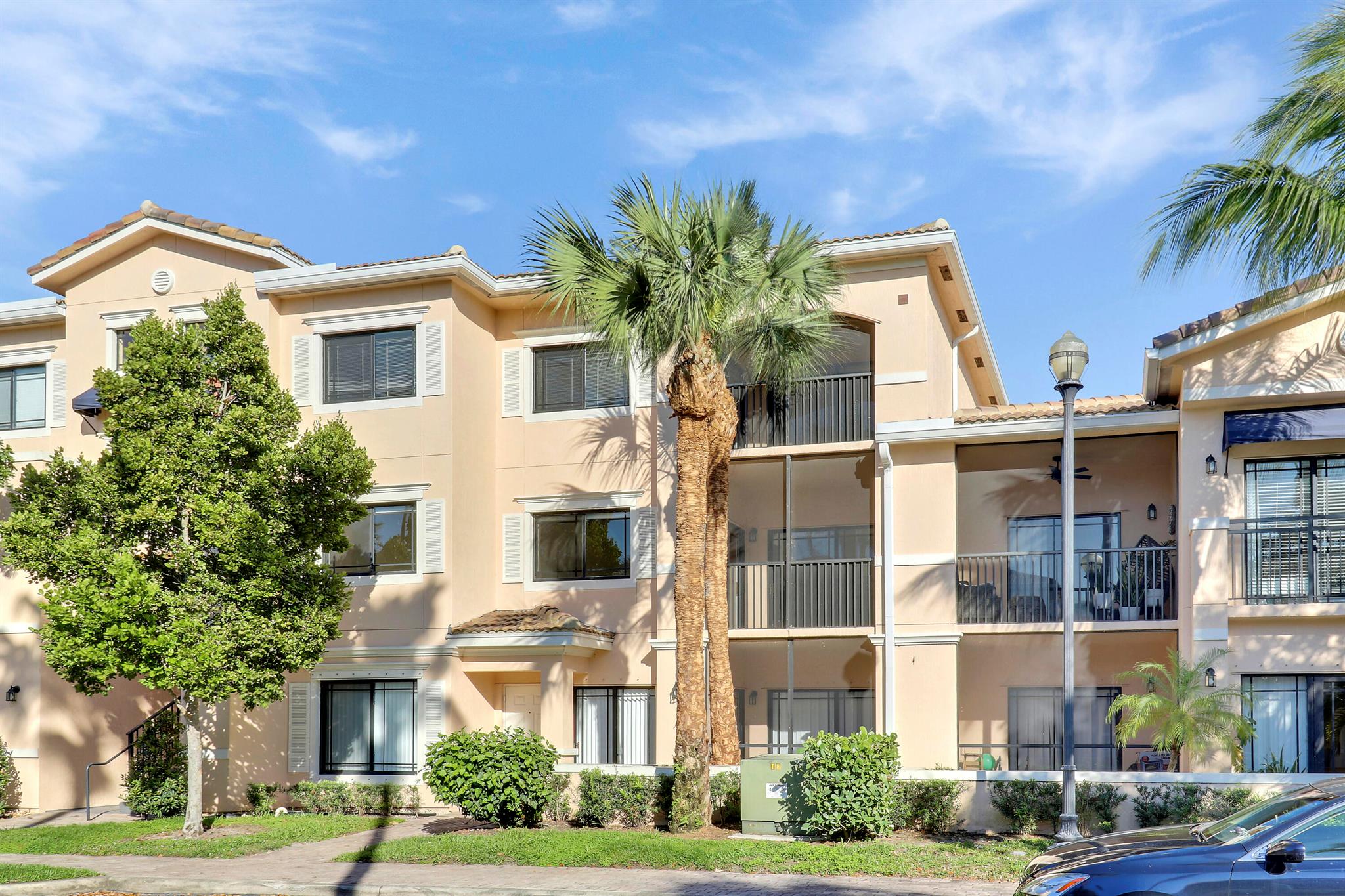 2808 Amalei Drive Unit 203, Palm Beach Gardens, Florida 33410