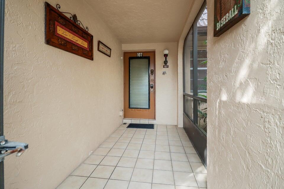 Photo 5 of home located at 107 Lake Terry Drive, West Palm Beach FL
