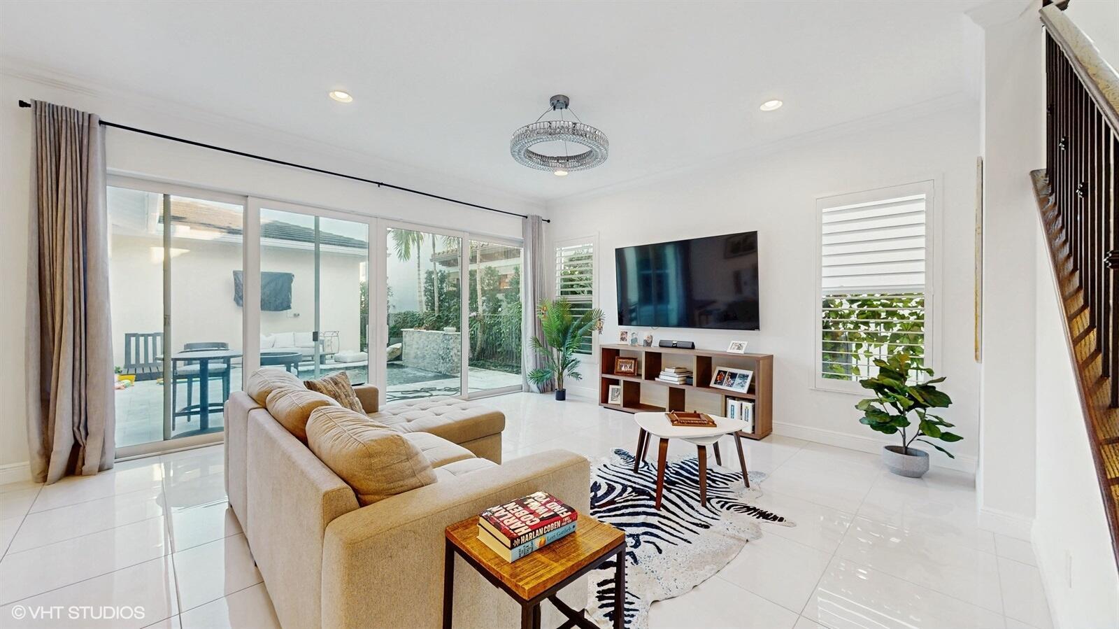 Image to showcase the property located at 2098 Dickens Terrace