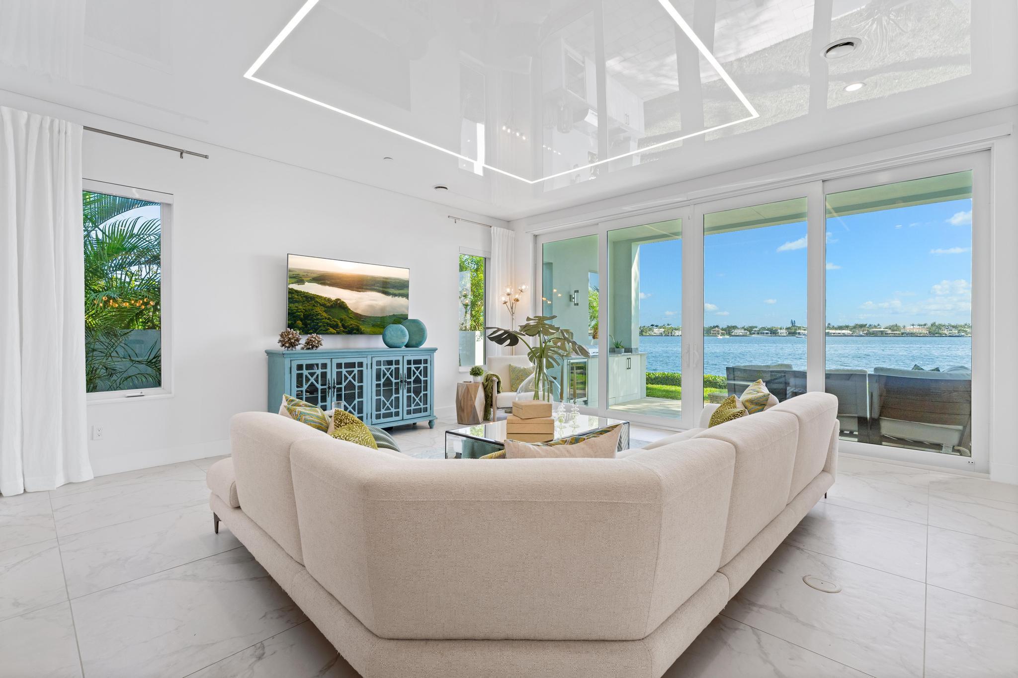 Image to showcase the property located at 100 Water Club Court N