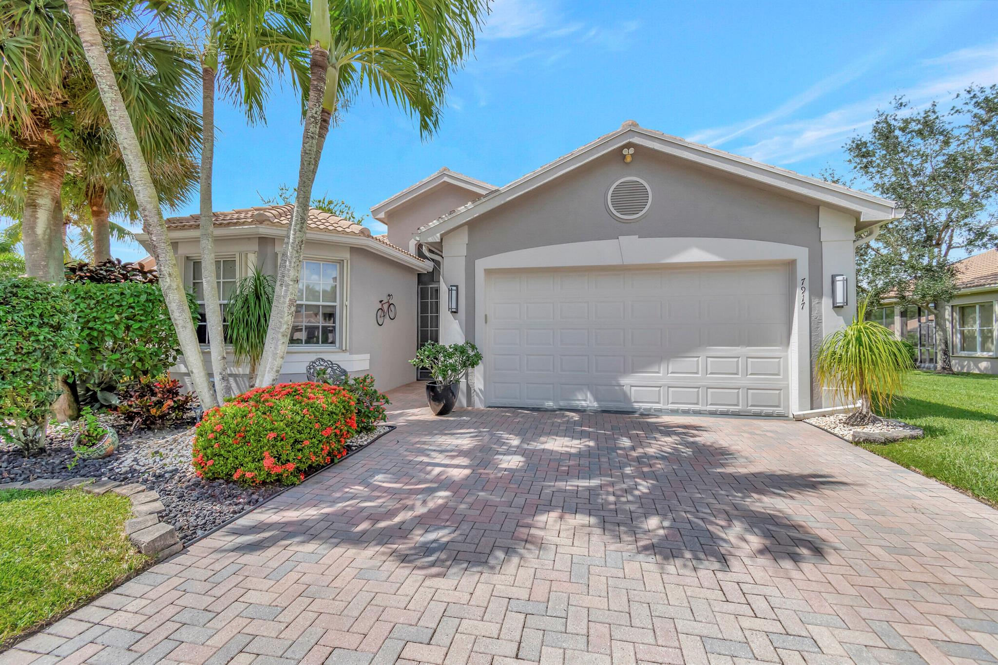7917 Charlemont Point