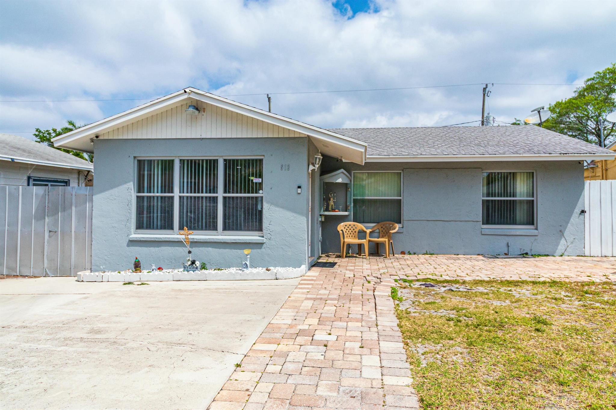 513 El Vedado, West Palm Beach, Florida 33405