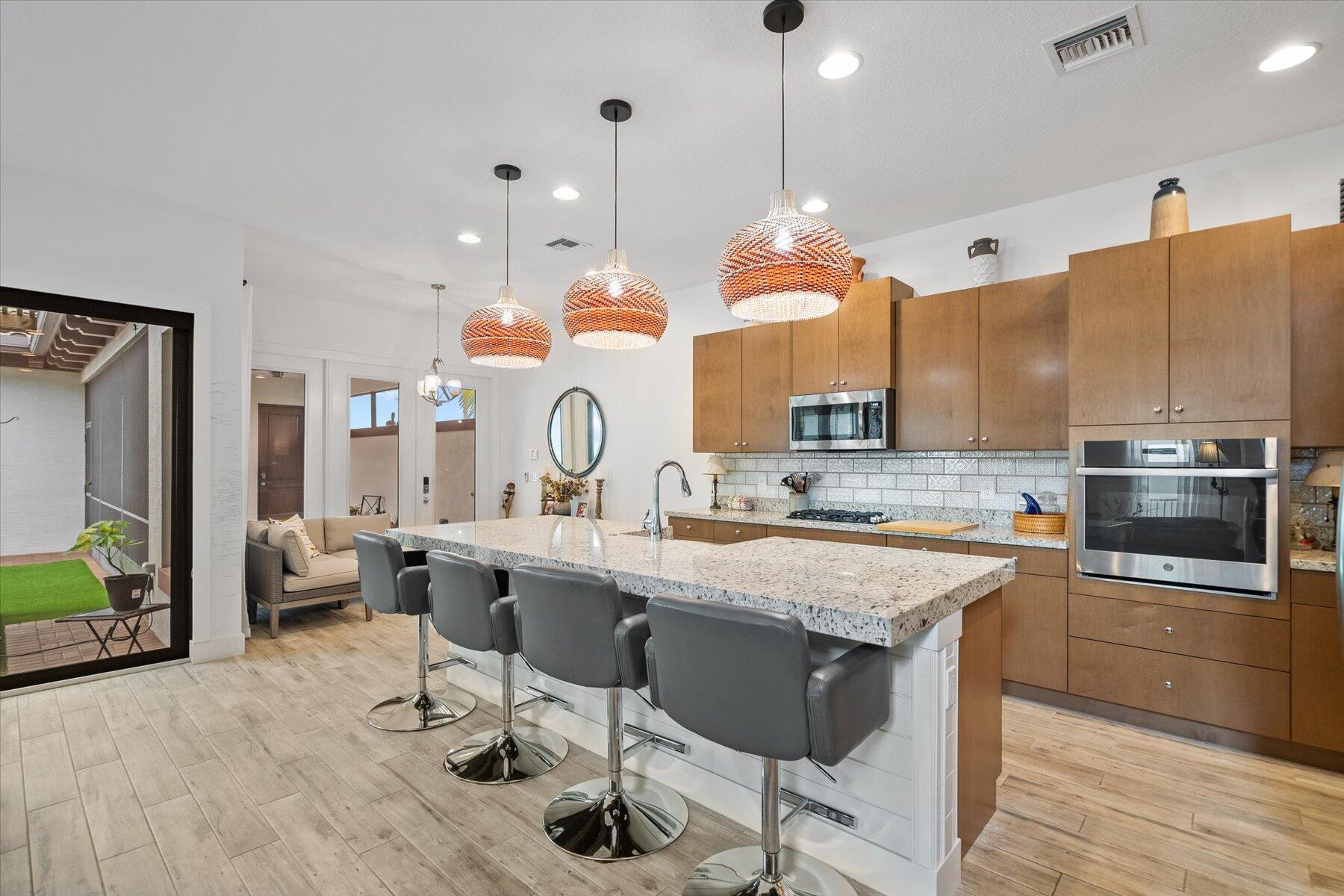 1165 Faulkner Ter Terrace