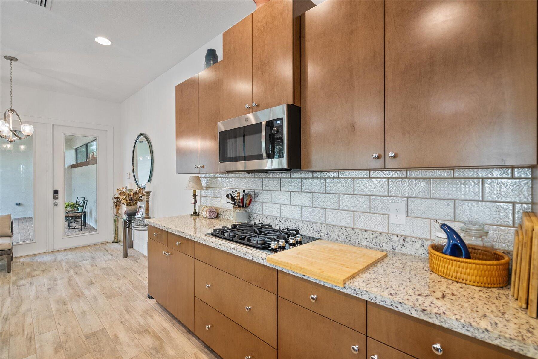 1165 Faulkner Ter Terrace